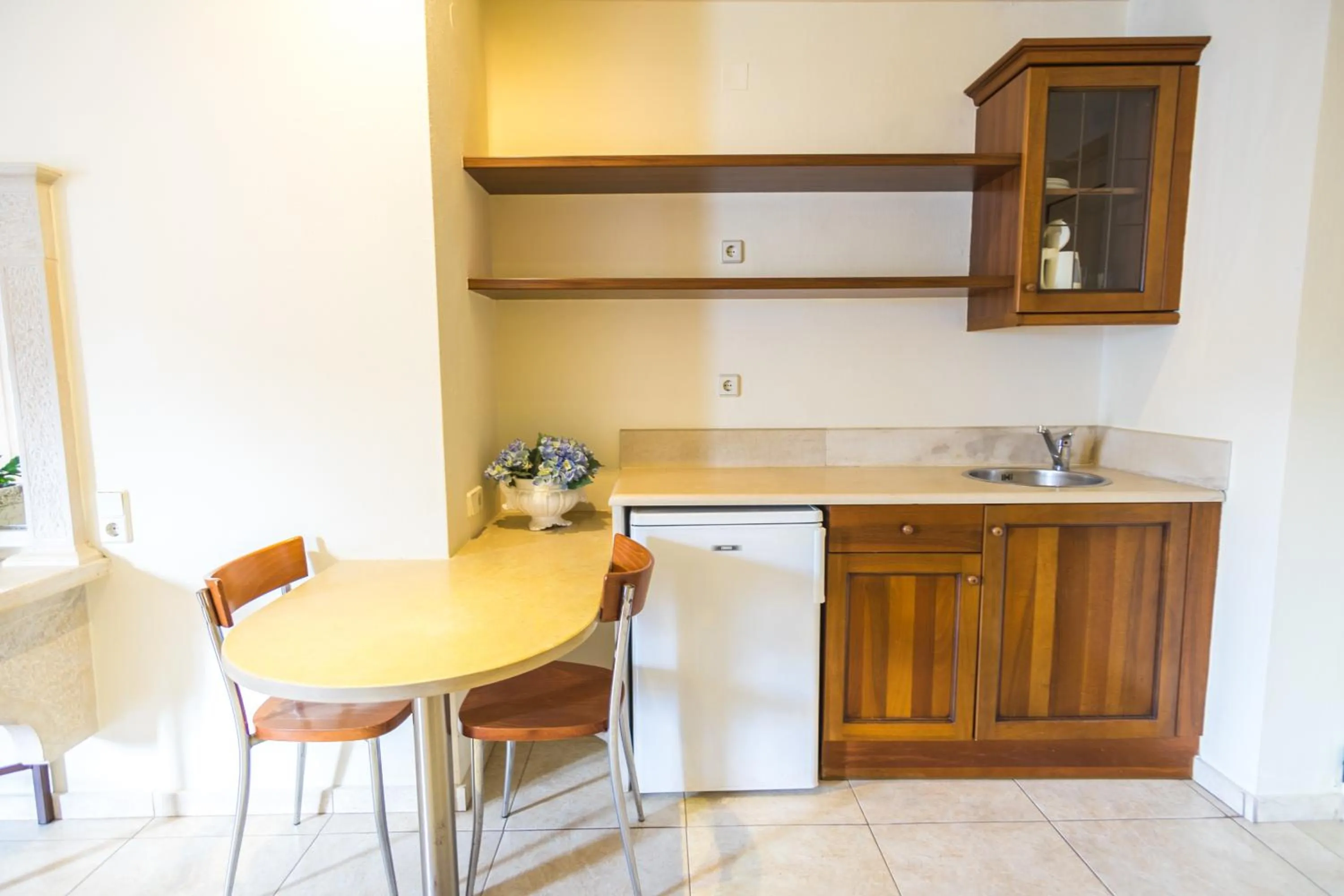Kitchen or kitchenette in Pela Sofia