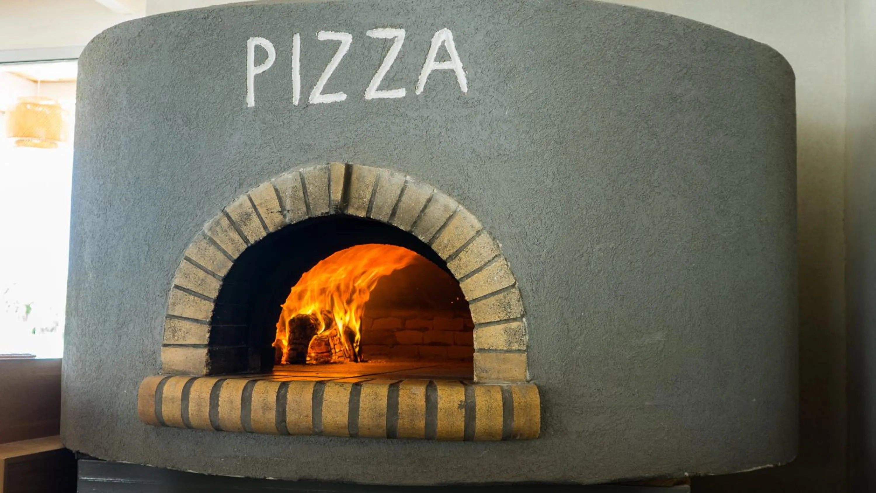 Restaurant/places to eat in Pela Sofia