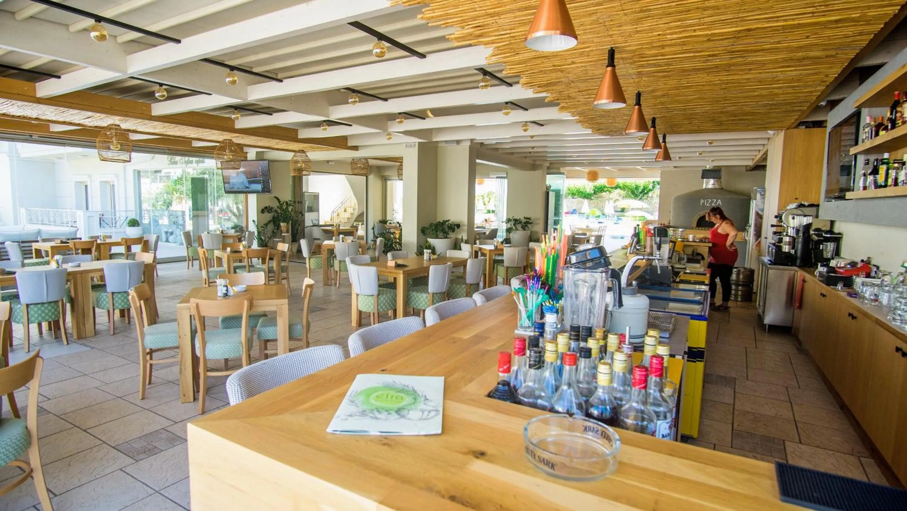 Restaurant/places to eat in Pela Sofia