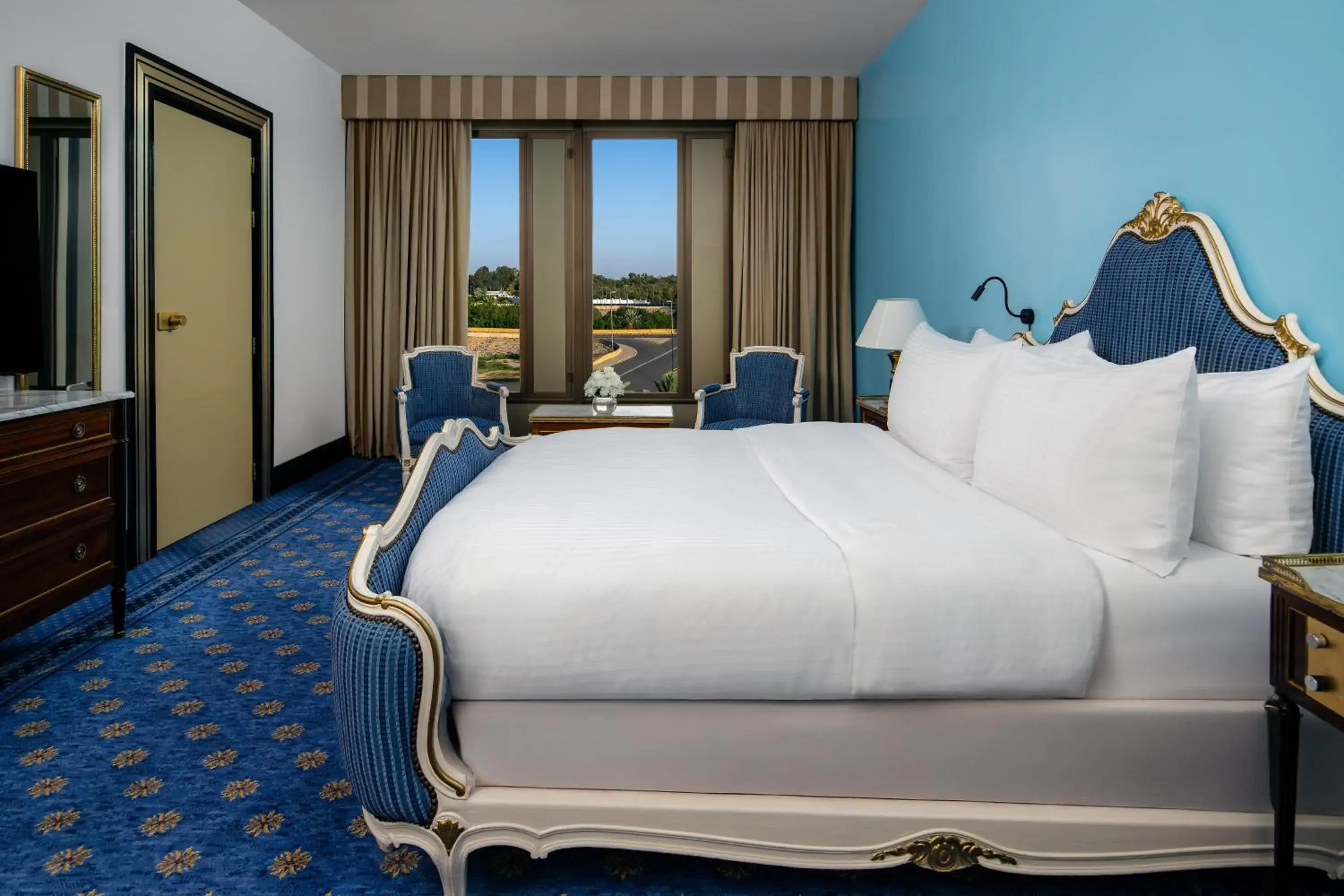 Photo of the whole room, Bed in InterContinental Taif by IHG Photo of the whole room, Bed in InterContinental Taif by IHG