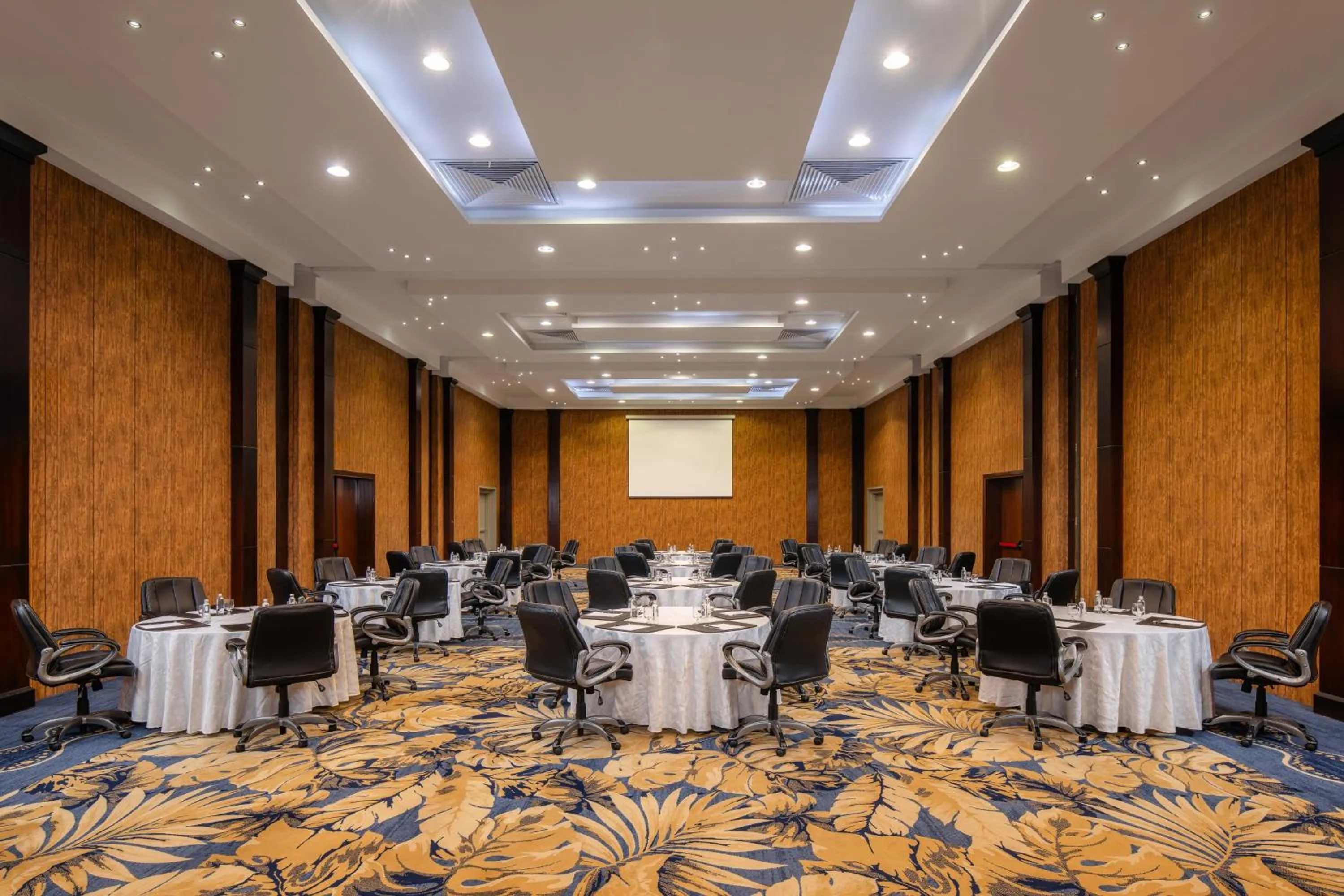 Meeting/conference room in InterContinental Taif by IHG