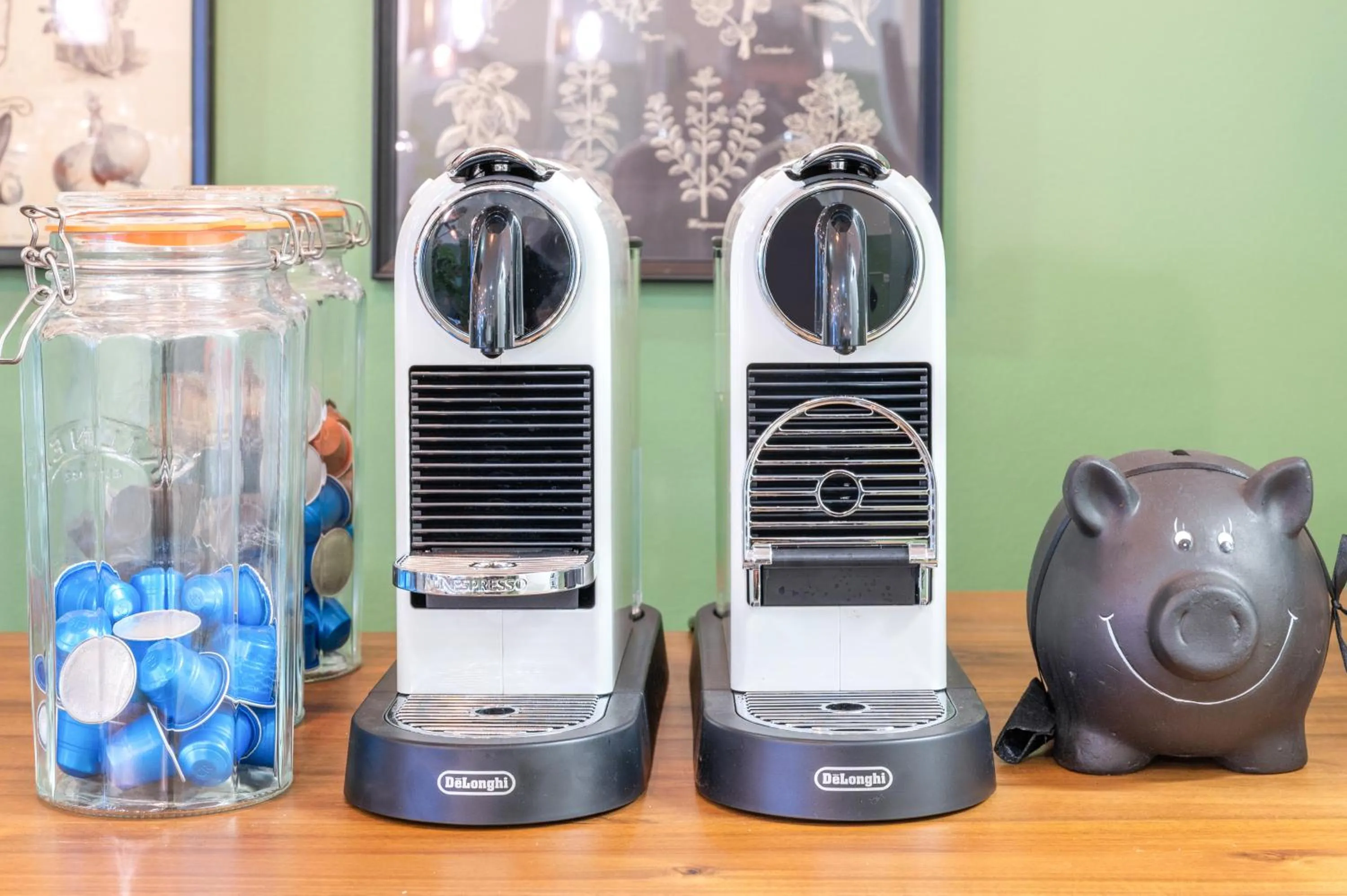 Coffee/tea facilities in Becozy Self Check-in Pop-Up Hotel Basel