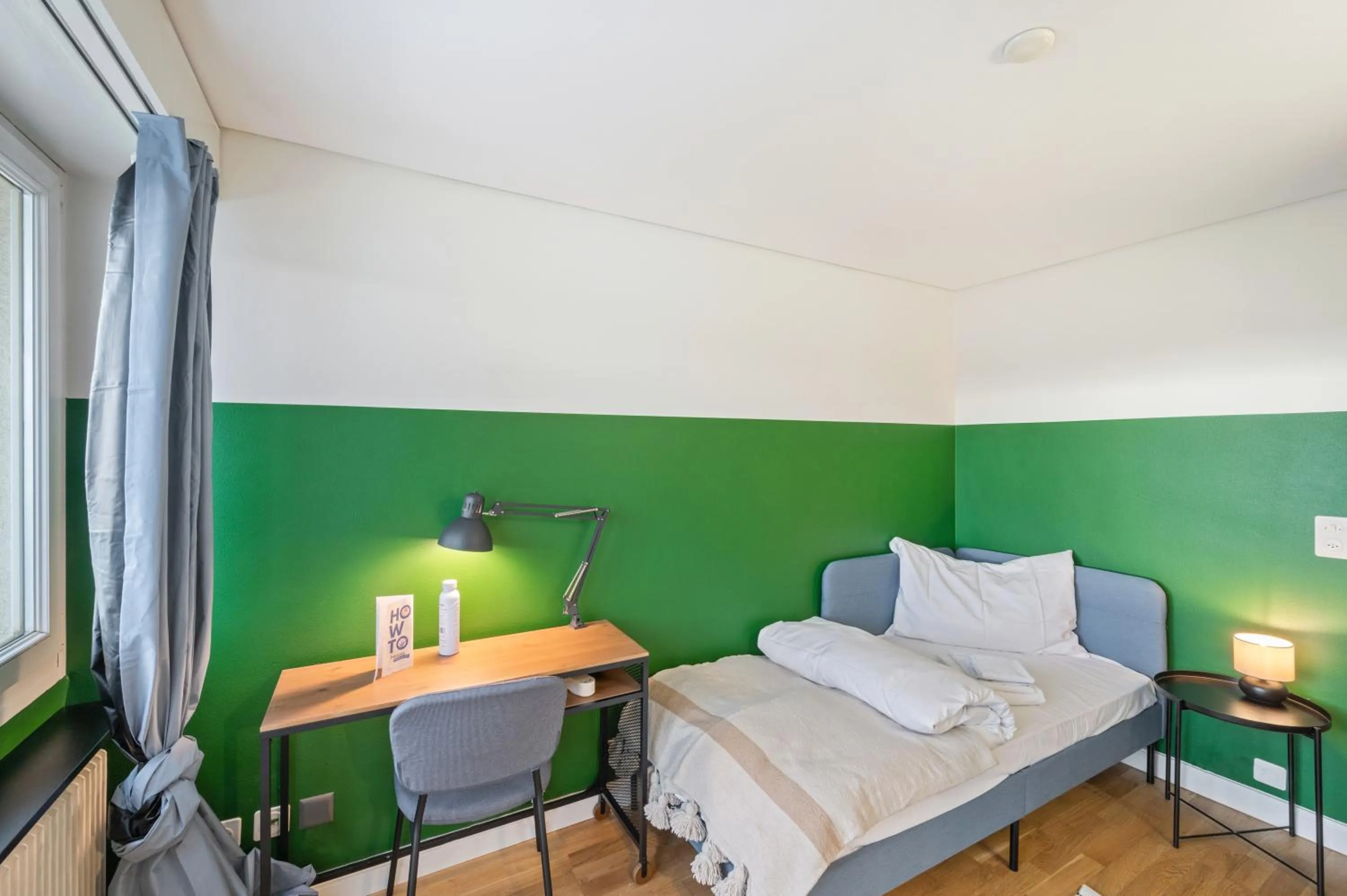 Bed in Becozy Self Check-in Pop-Up Hotel Basel