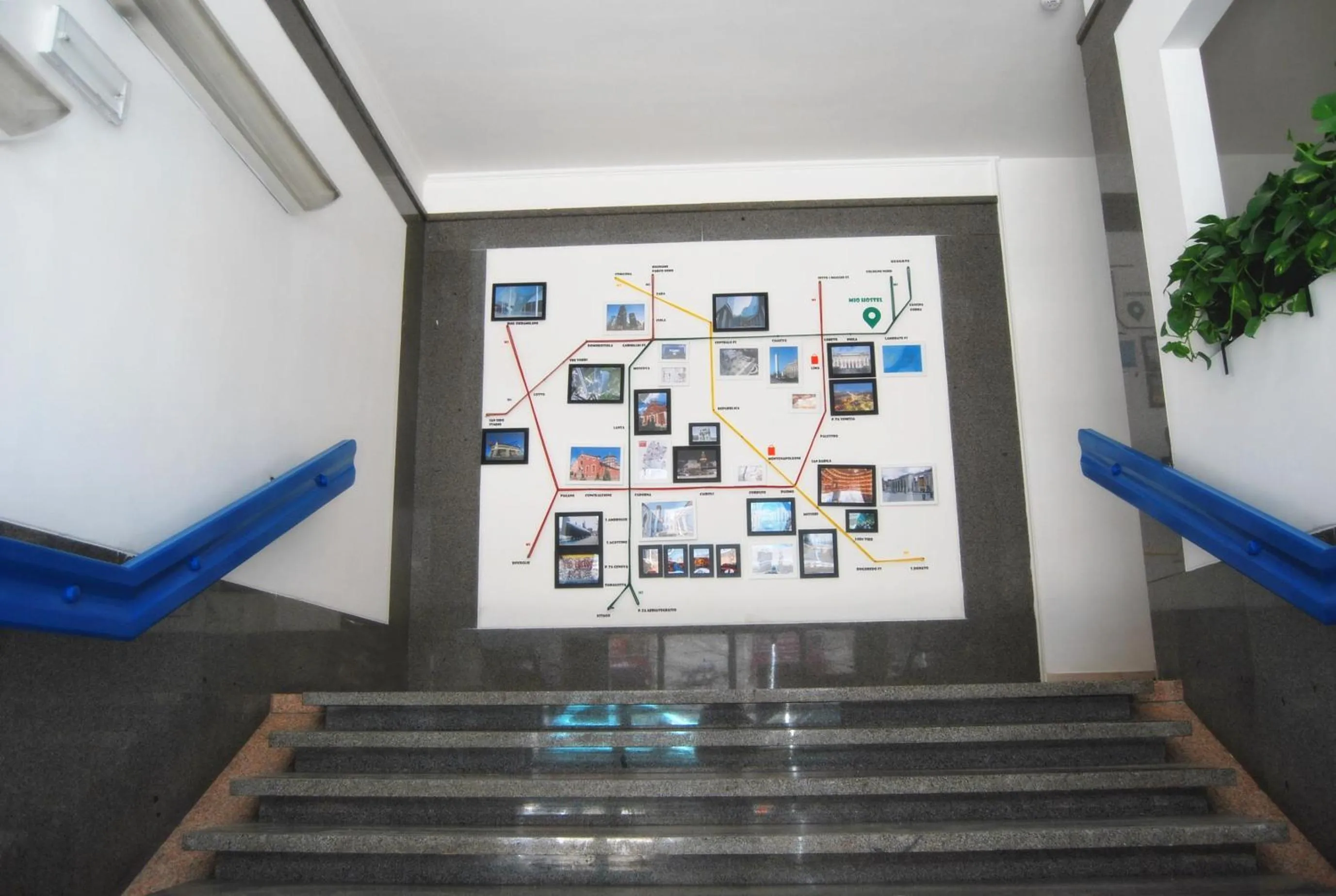 Facade/entrance in Mio Hostel