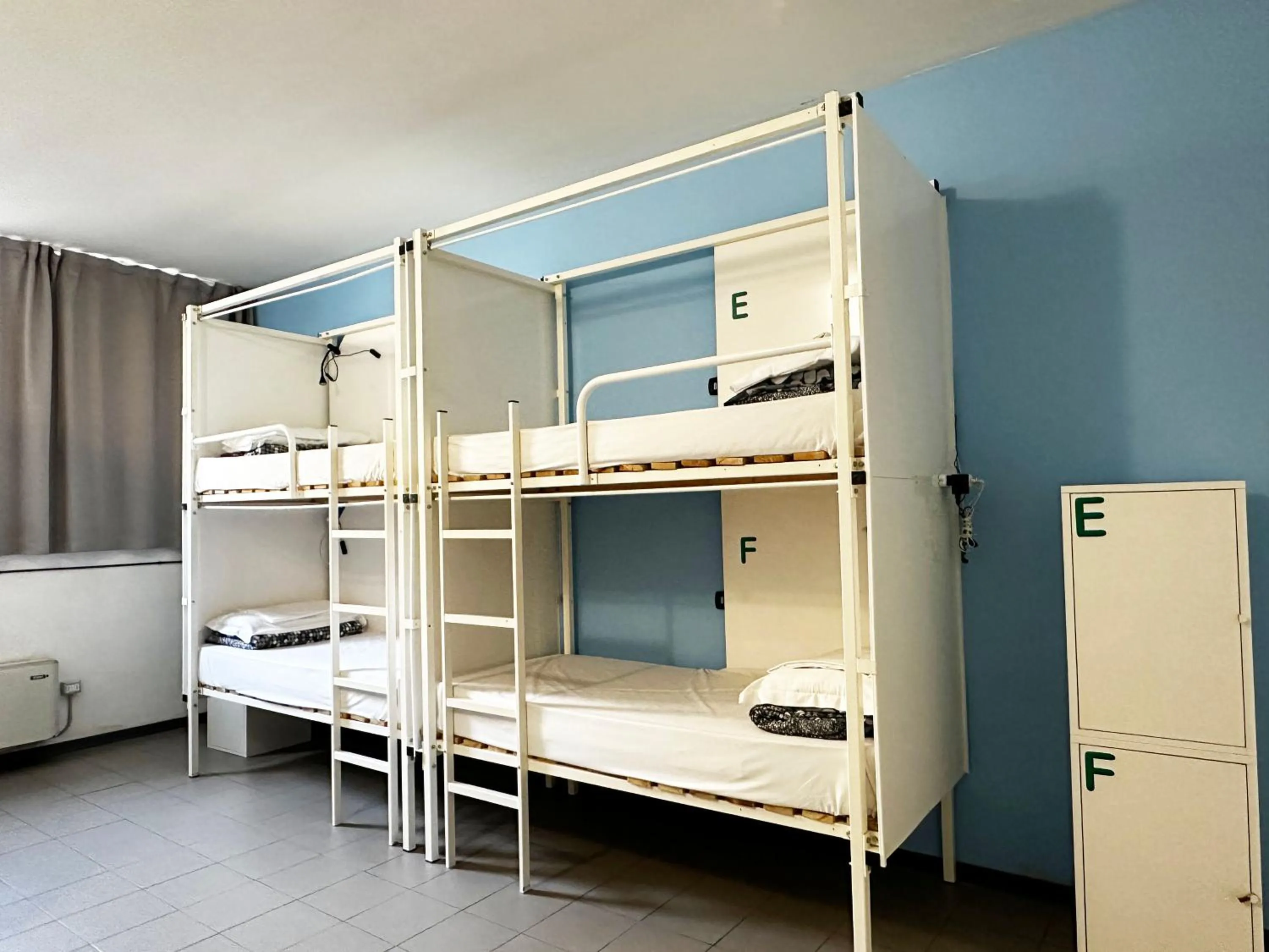 bunk bed, Bed in Mio Hostel