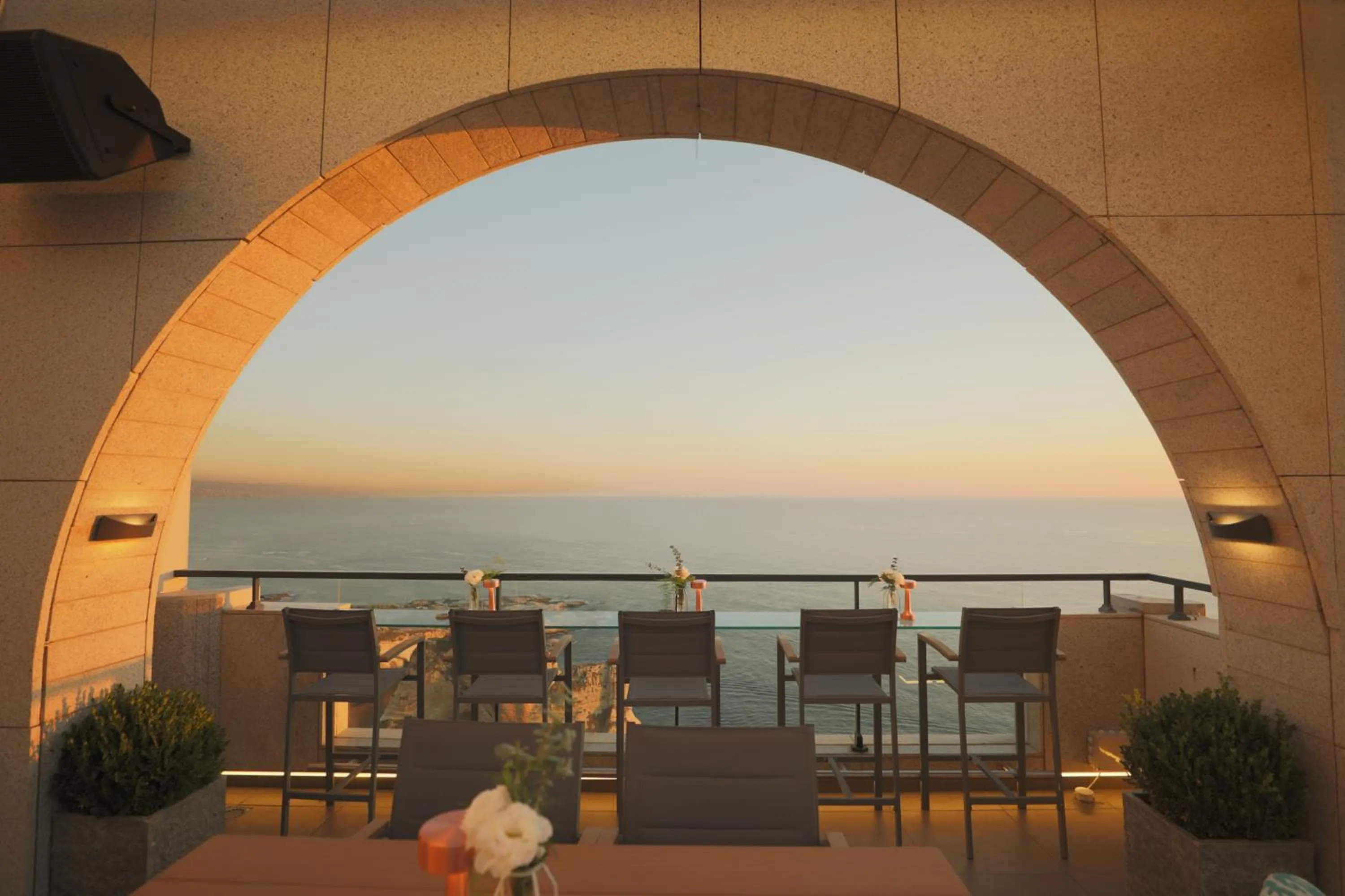 Restaurant/places to eat in Raouche Arjaan by Rotana