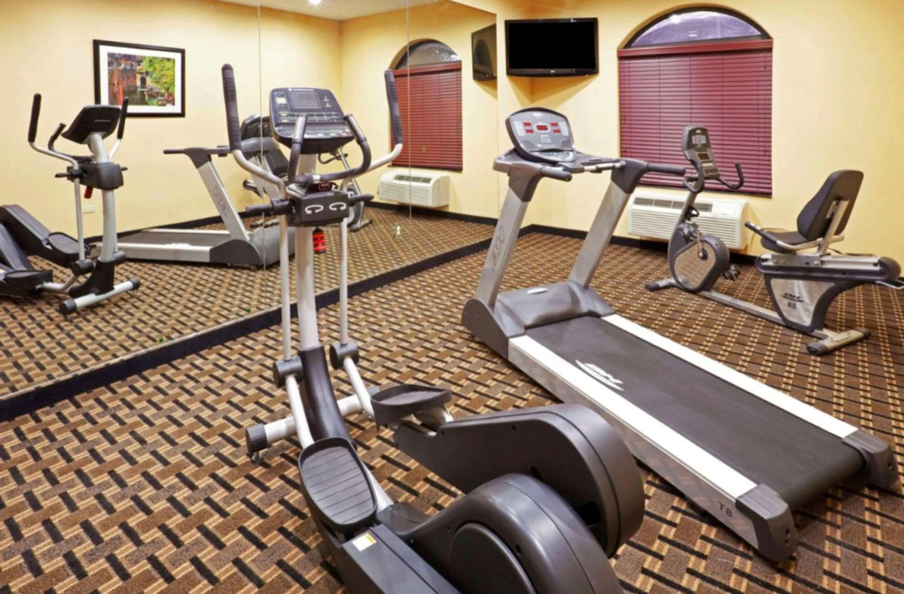 Fitness centre/facilities in Comfort Inn & Suites Dallas Medical-Market Center