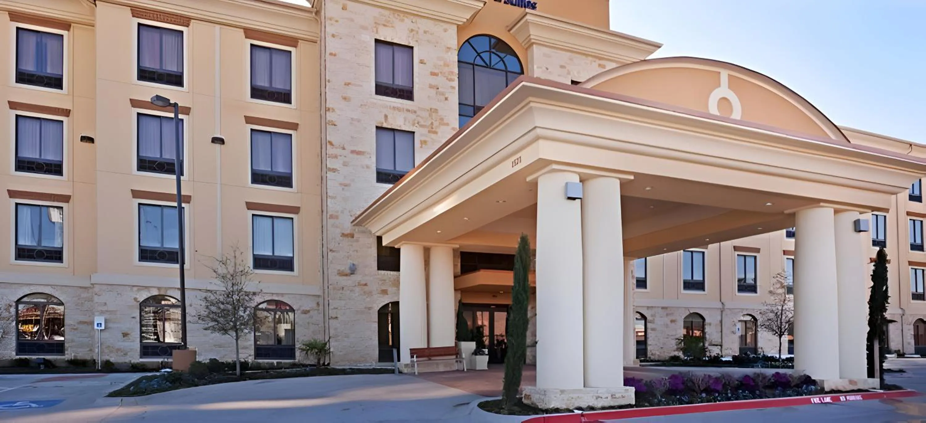 Property building in Comfort Inn & Suites Dallas Medical-Market Center