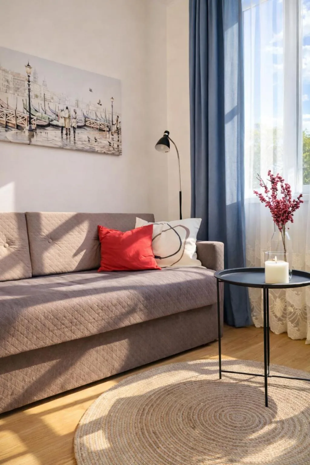 One-Bedroom Apartment in Best Apartment in the Center