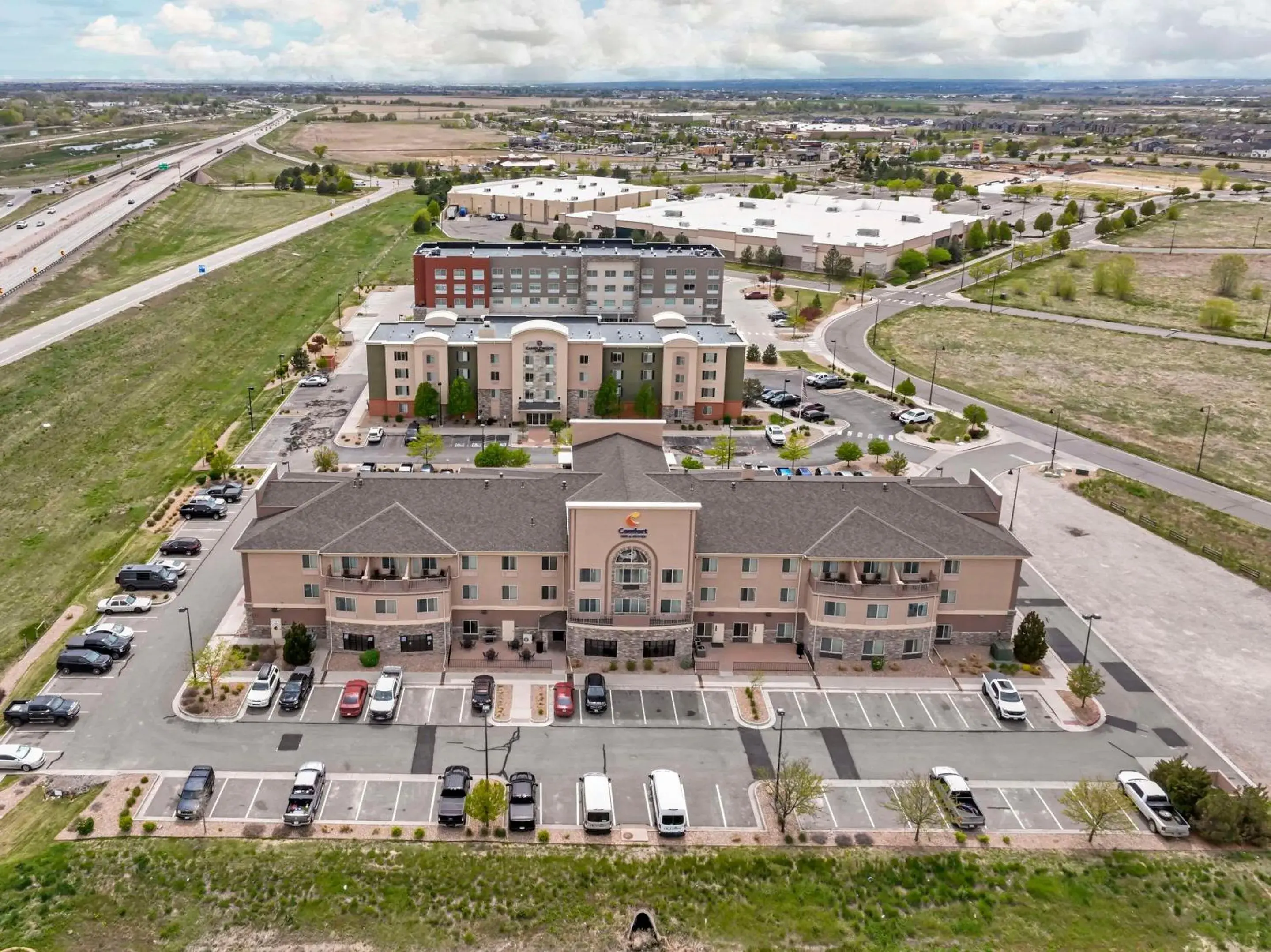 Property building in Comfort Inn & Suites Brighton Denver NE Medical Center Property building in Comfort Inn & Suites Brighton Denver NE Medical Center