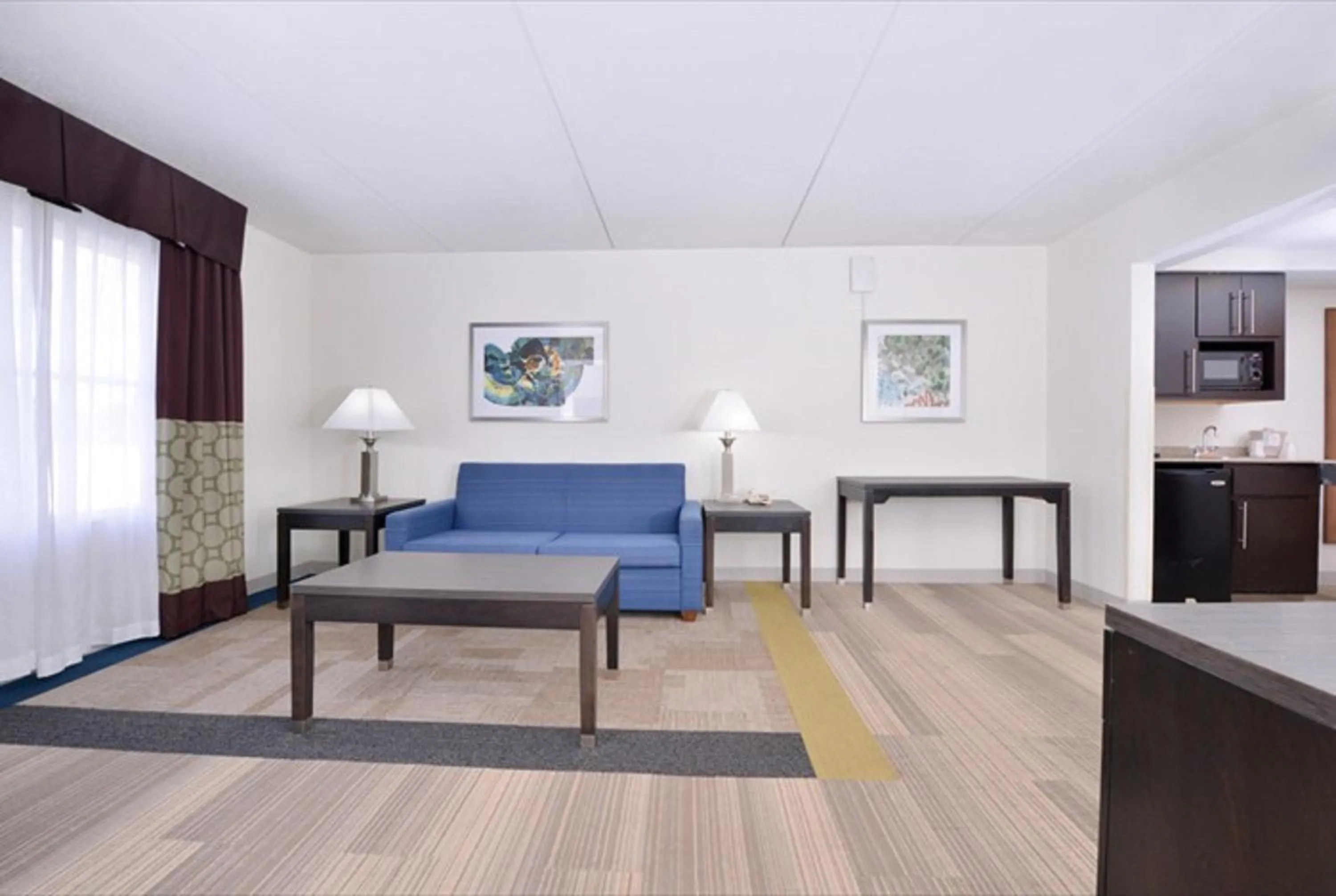 Photo of the whole room in Holiday Inn Express Hotel & Suites Mooresville - Lake Norman by IHG