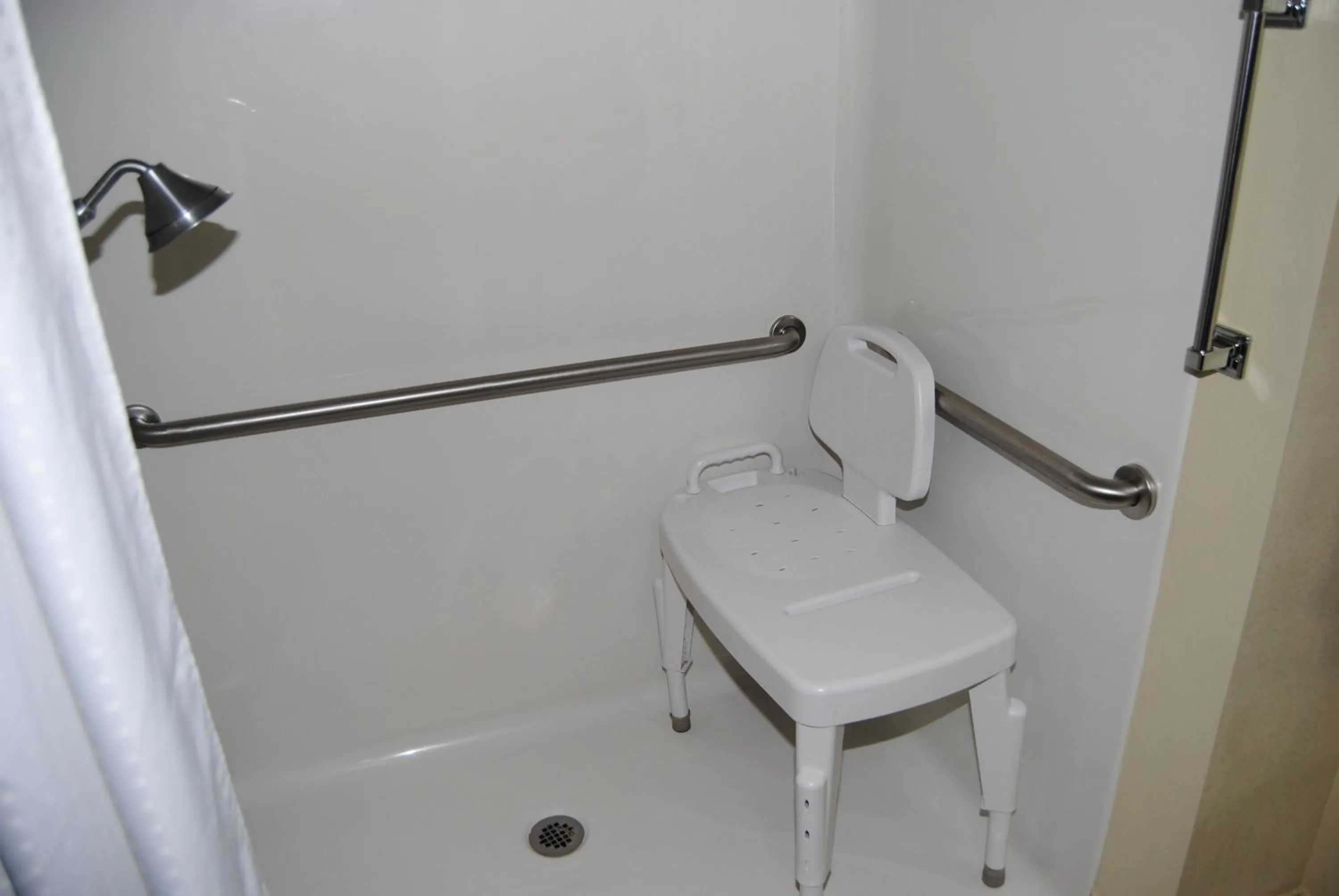 Photo of the whole room in Holiday Inn Express Hotel & Suites Mooresville - Lake Norman by IHG