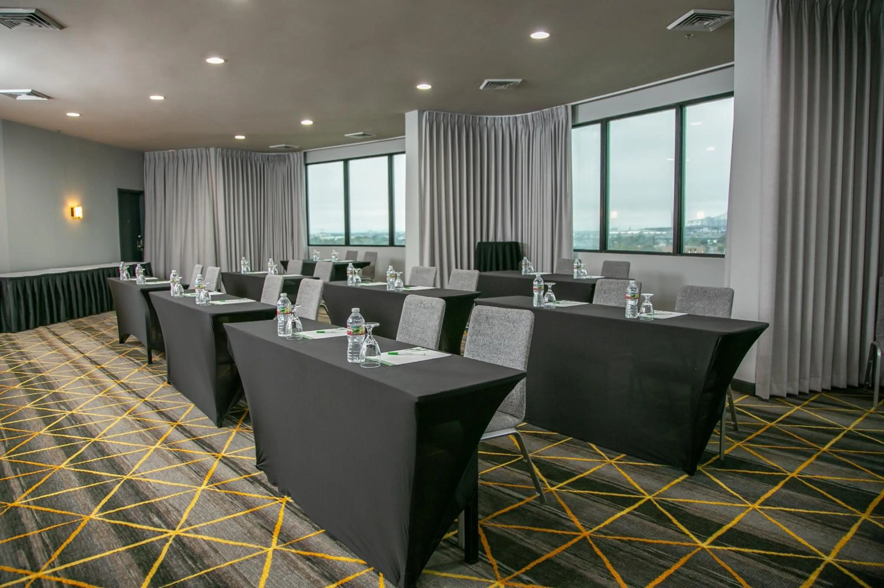Meeting/conference room in Holiday Inn New Orleans West Bank Tower by IHG