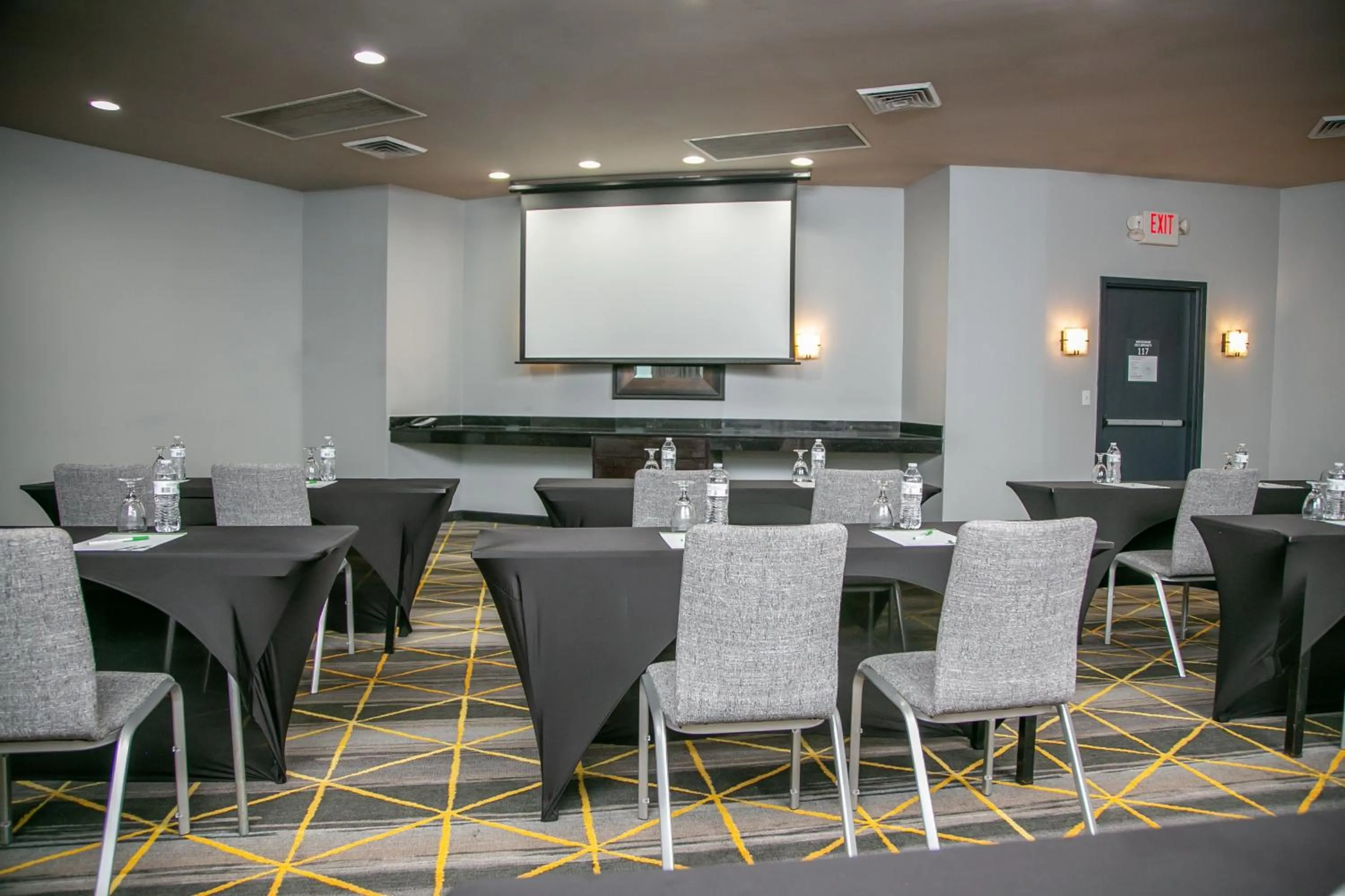 Meeting/conference room in Holiday Inn New Orleans West Bank Tower by IHG