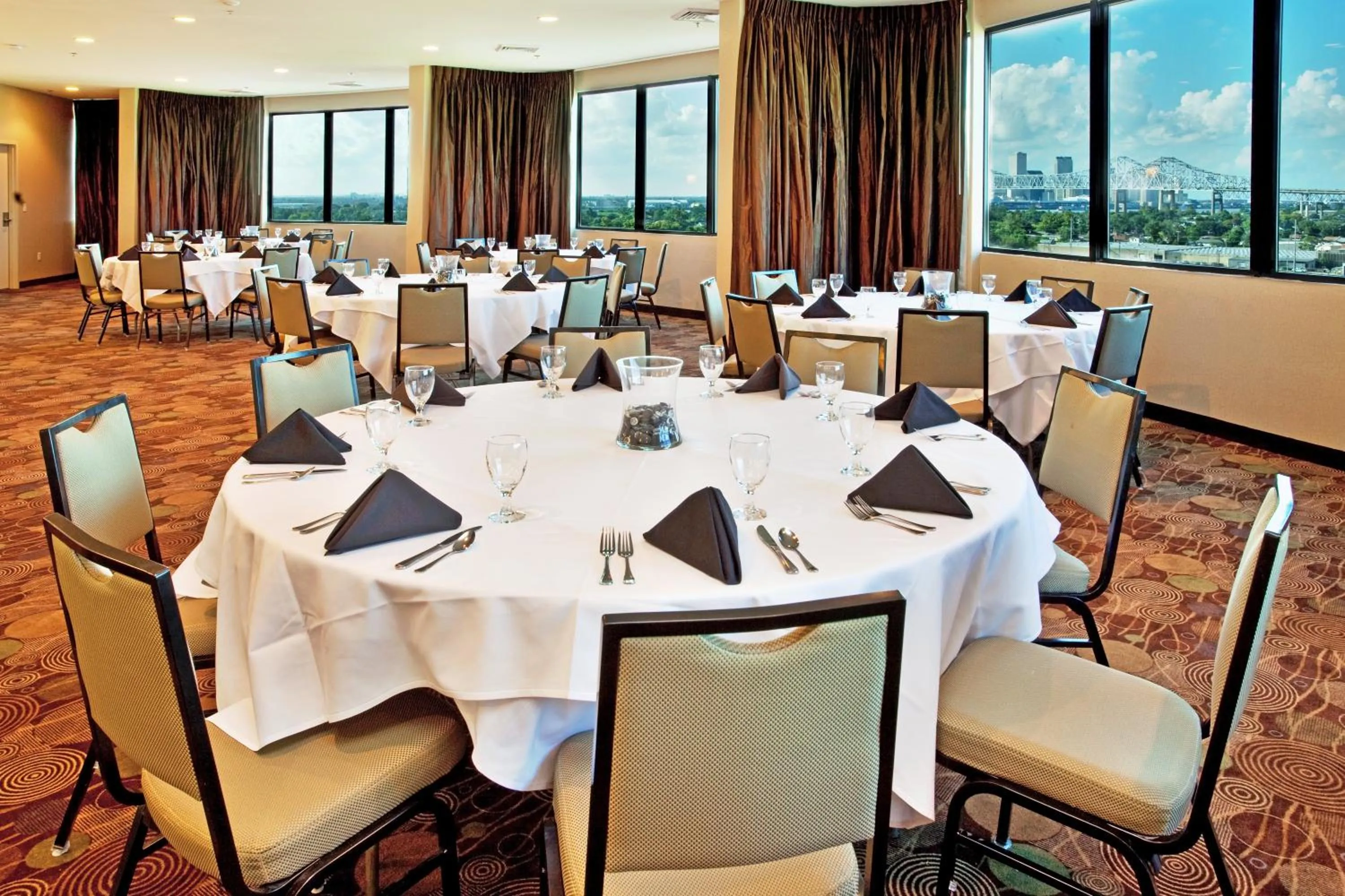 Meeting/conference room in Holiday Inn New Orleans West Bank Tower by IHG