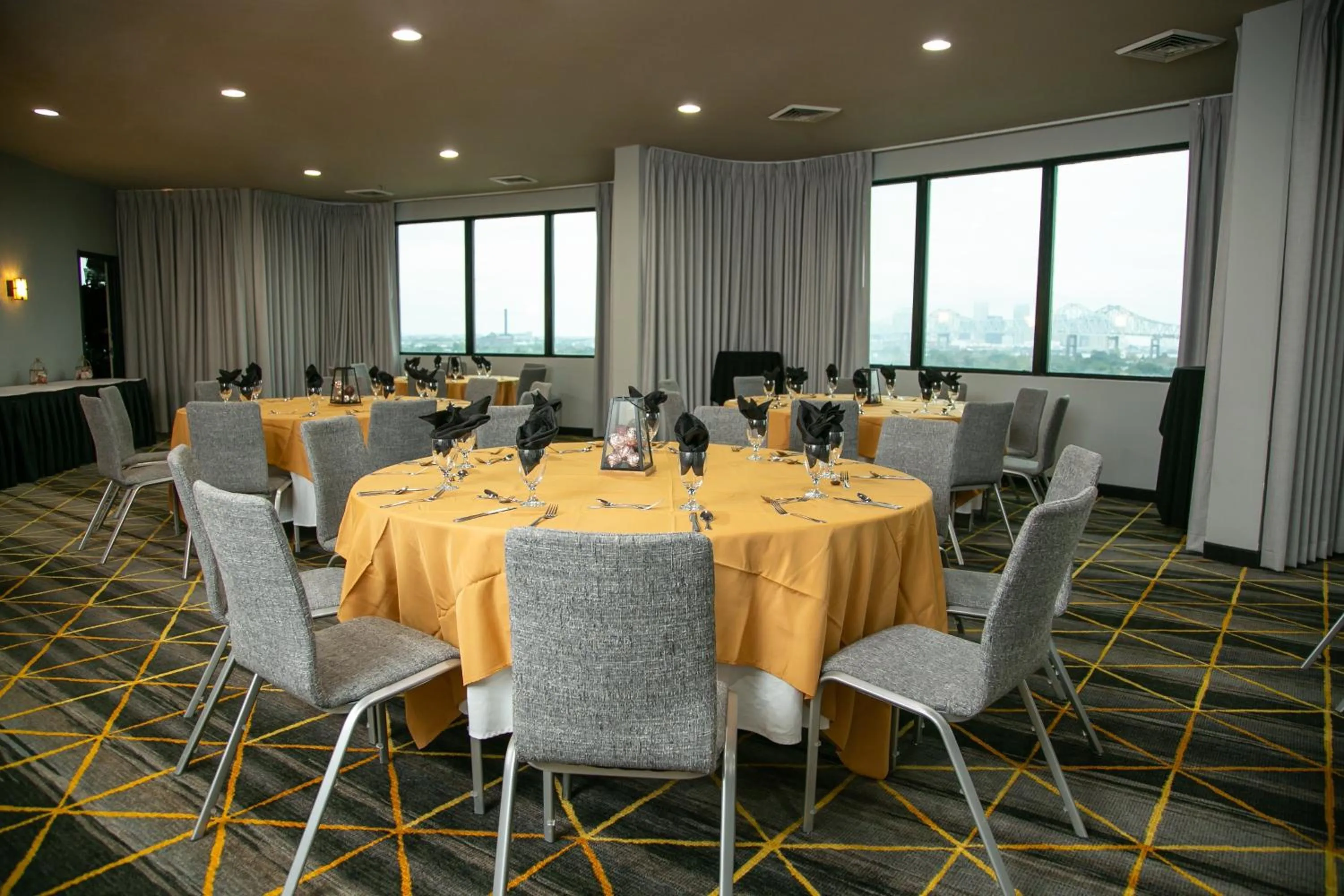 Meeting/conference room in Holiday Inn New Orleans West Bank Tower by IHG