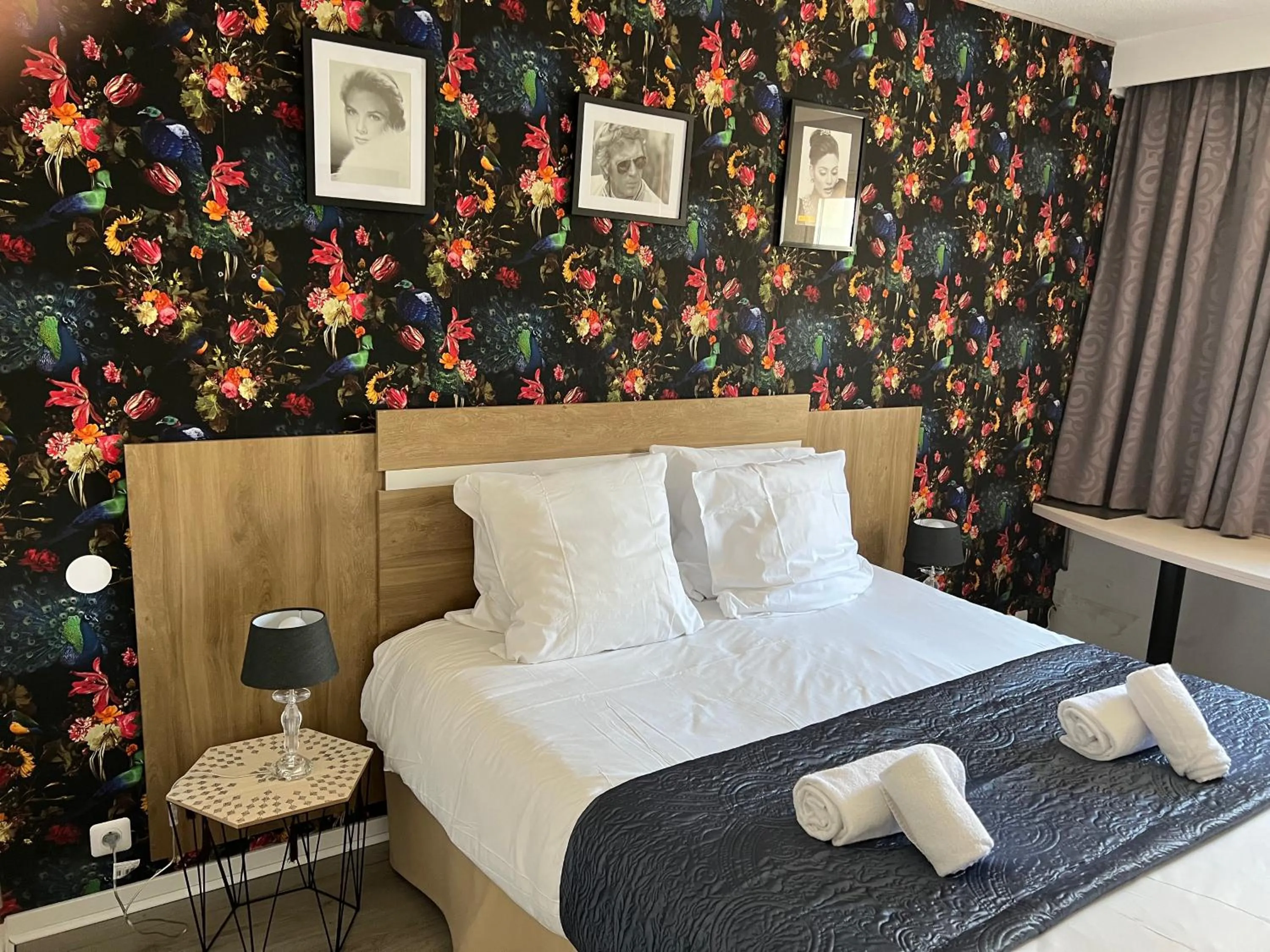 Bed in Resothel Group