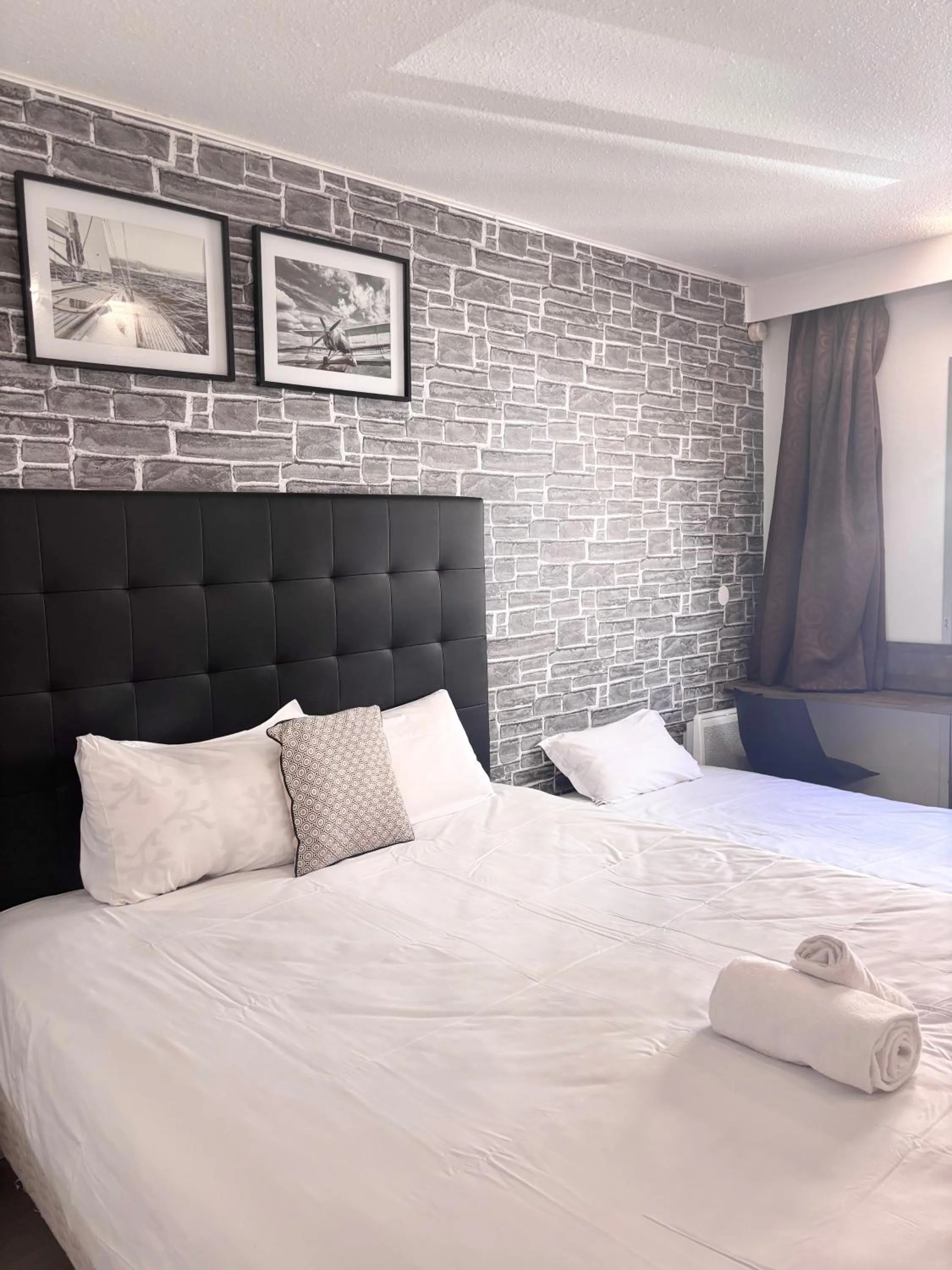 Bed in Resothel Group