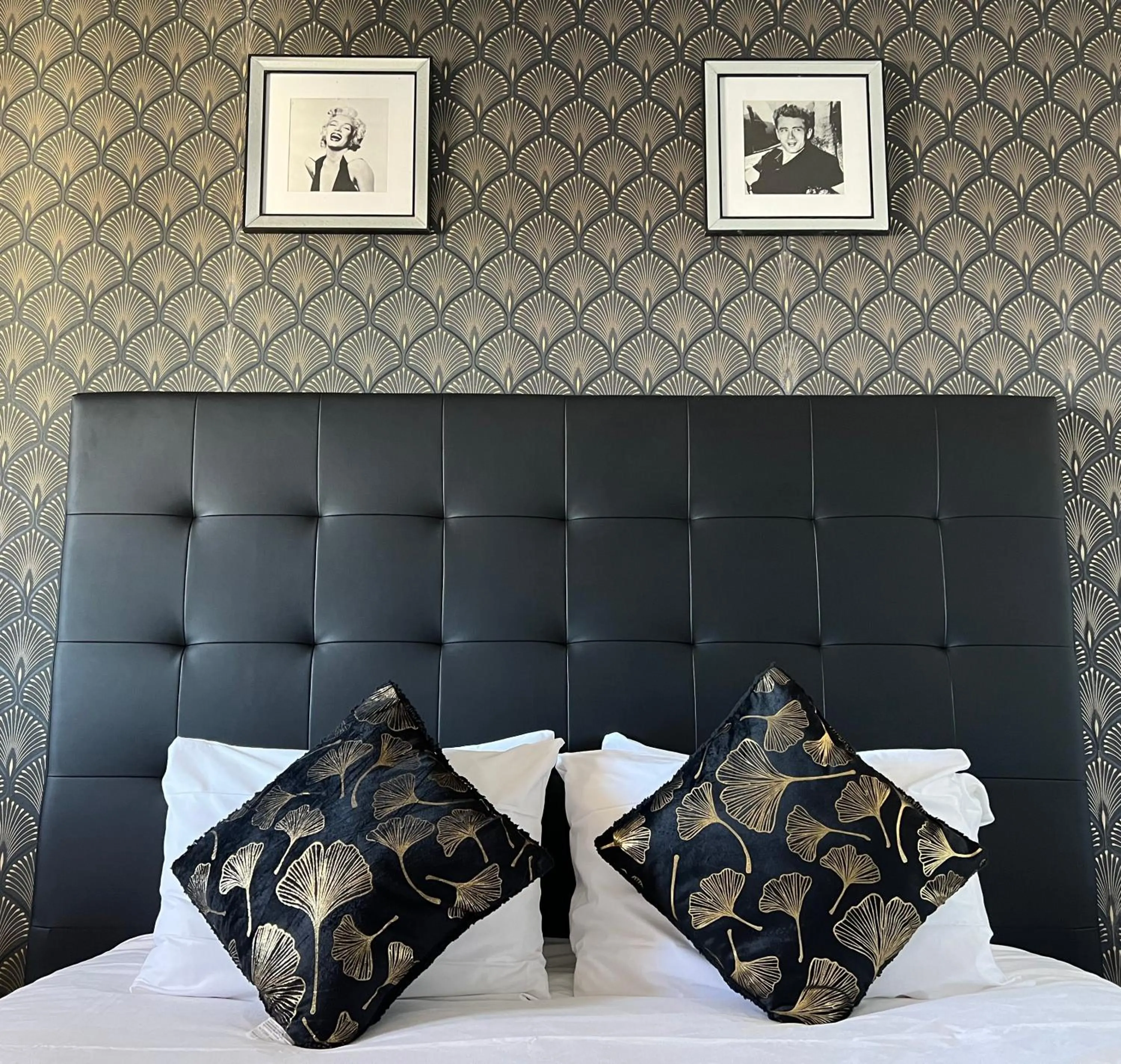 Bed in Resothel Group