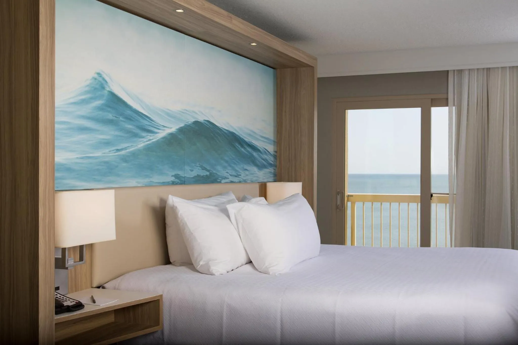 Photo of the whole room, Bed in Crowne Plaza Melbourne-Oceanfront by IHG