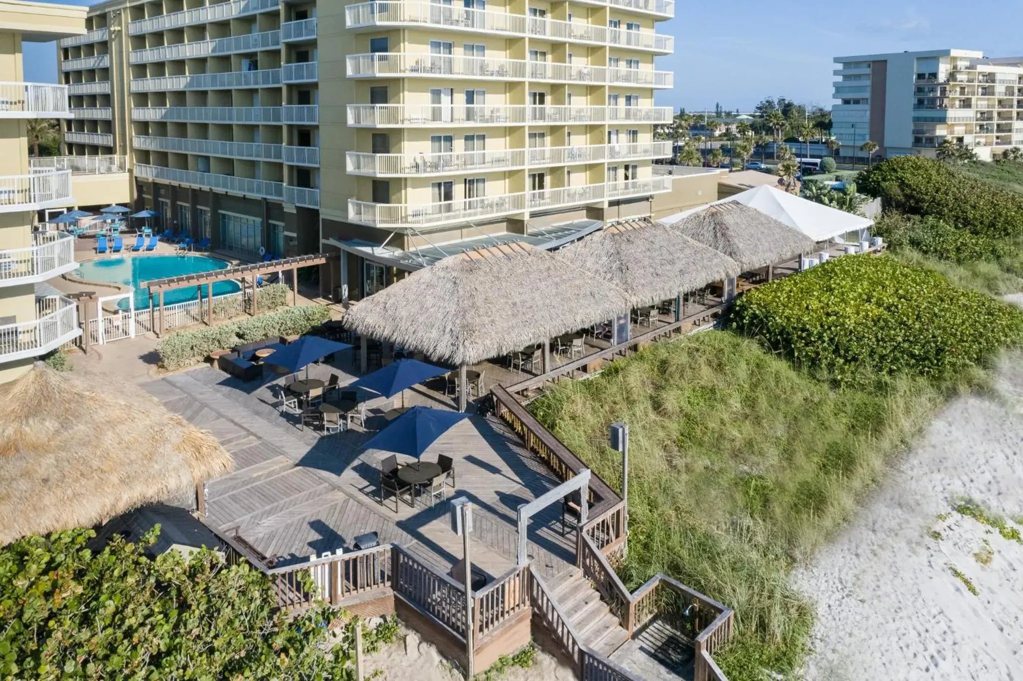 Lounge or bar in Crowne Plaza Melbourne-Oceanfront by IHG Lounge or bar in Crowne Plaza Melbourne-Oceanfront by IHG