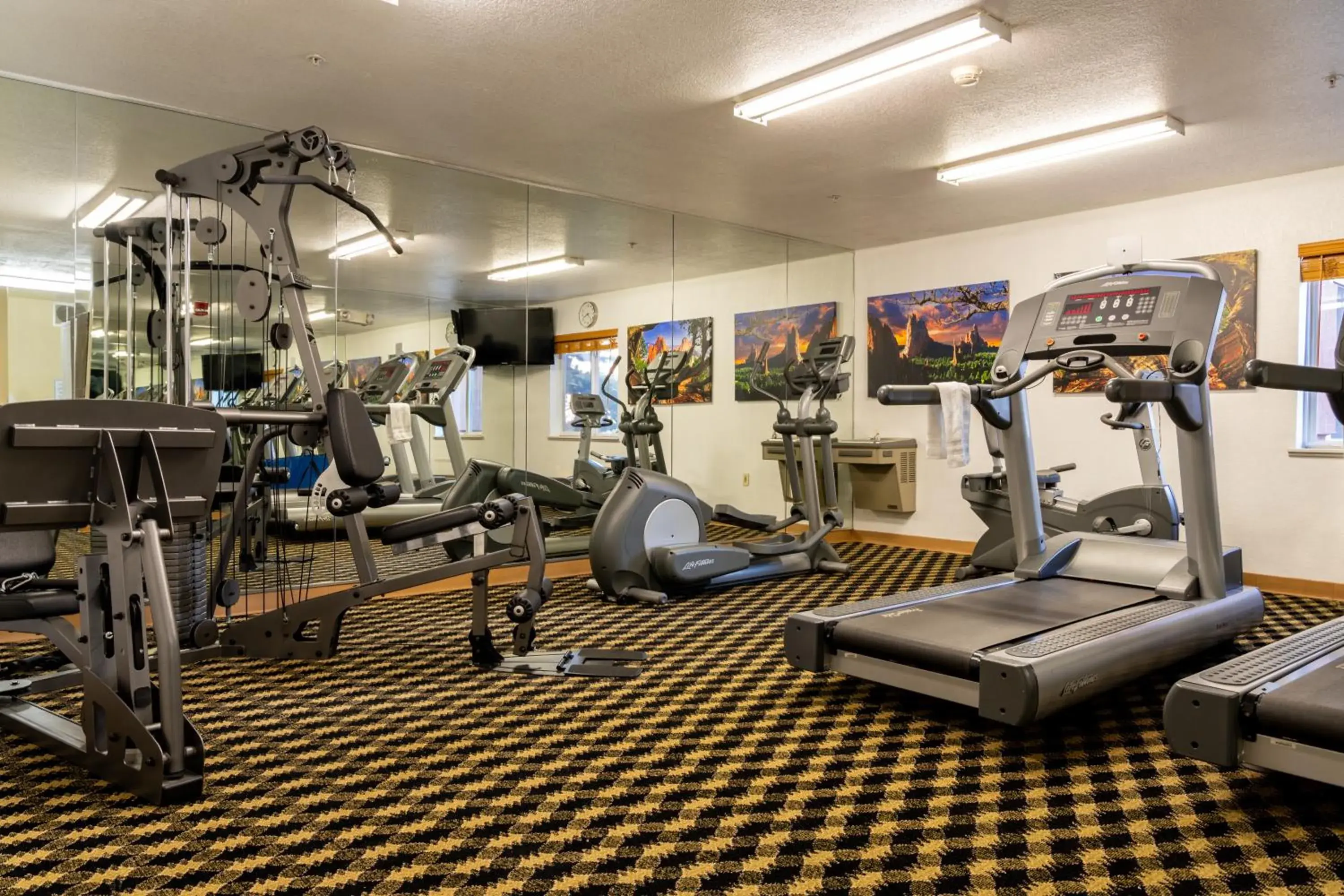 Fitness centre/facilities in MCM Elegante Suites Fitness centre/facilities in MCM Elegante Suites