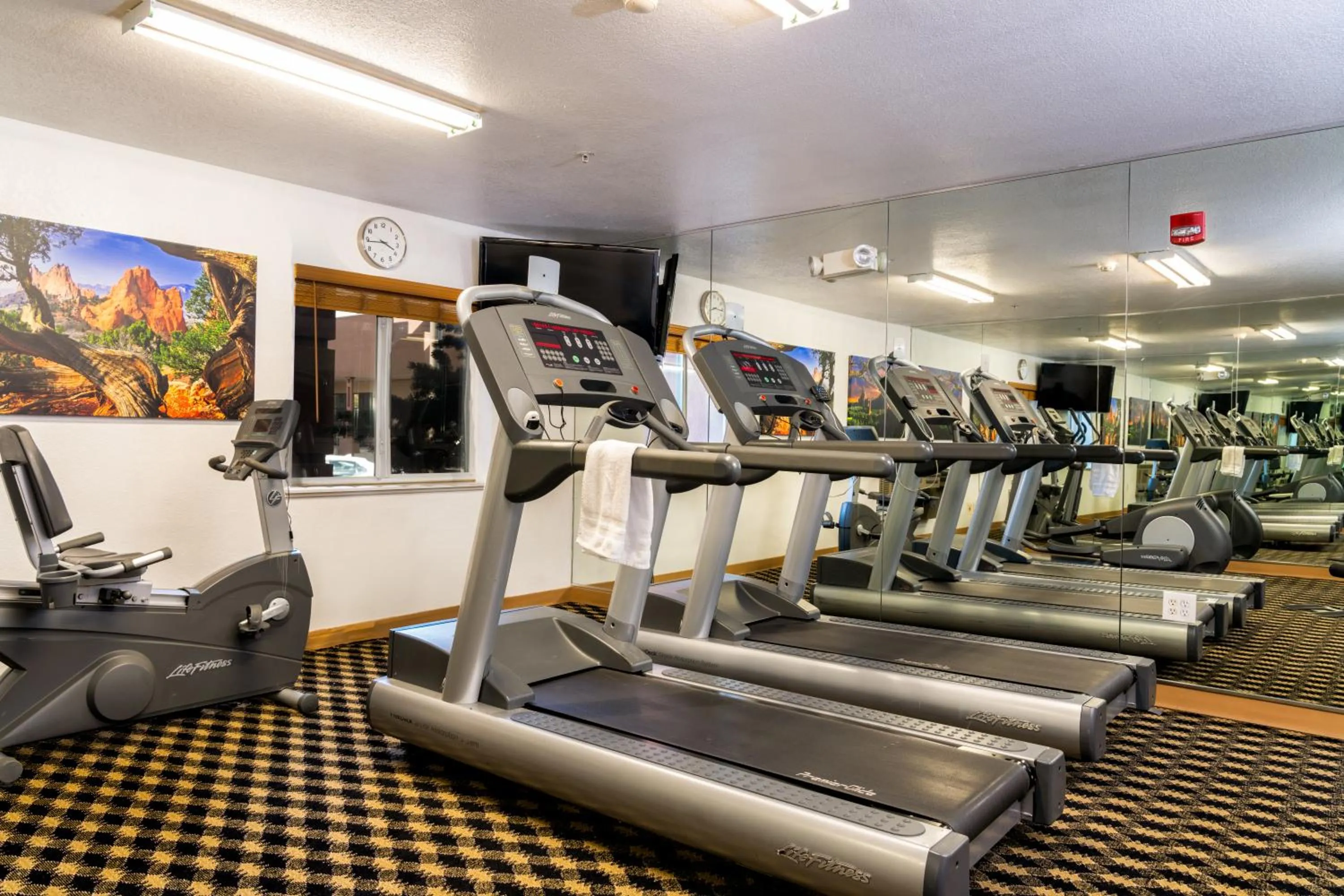 Fitness centre/facilities in MCM Elegante Suites