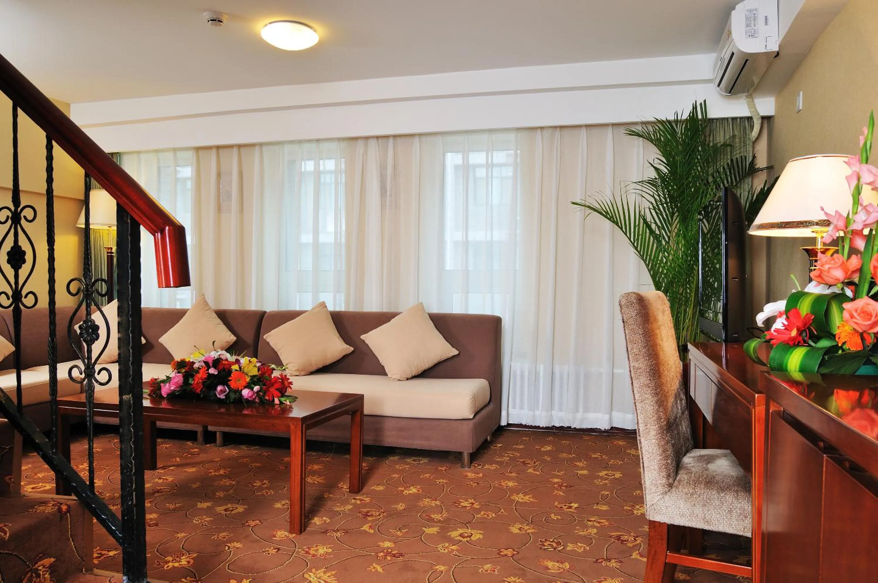 Living room in King Parkview Hotel