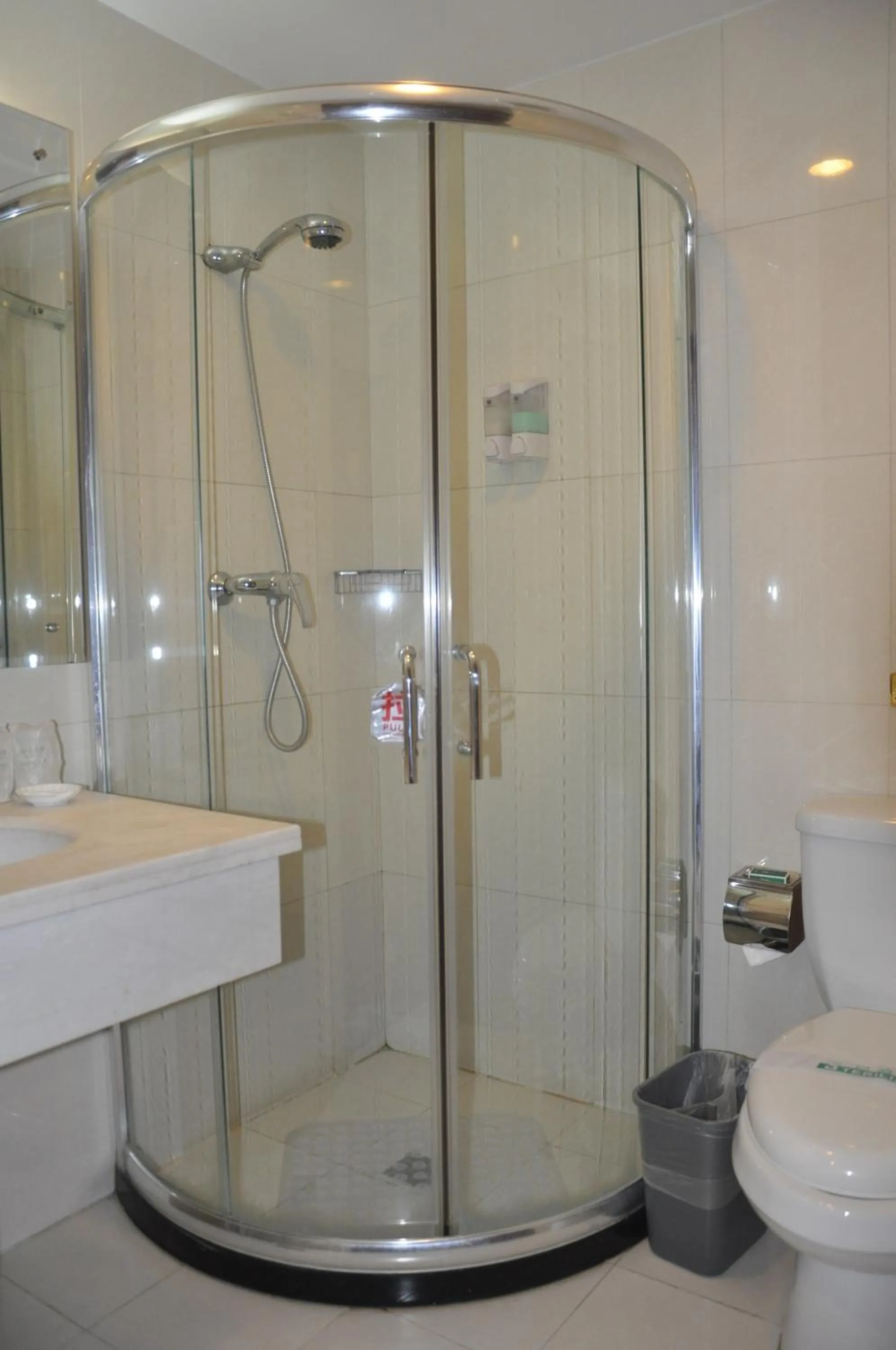 Bathroom in King Parkview Hotel