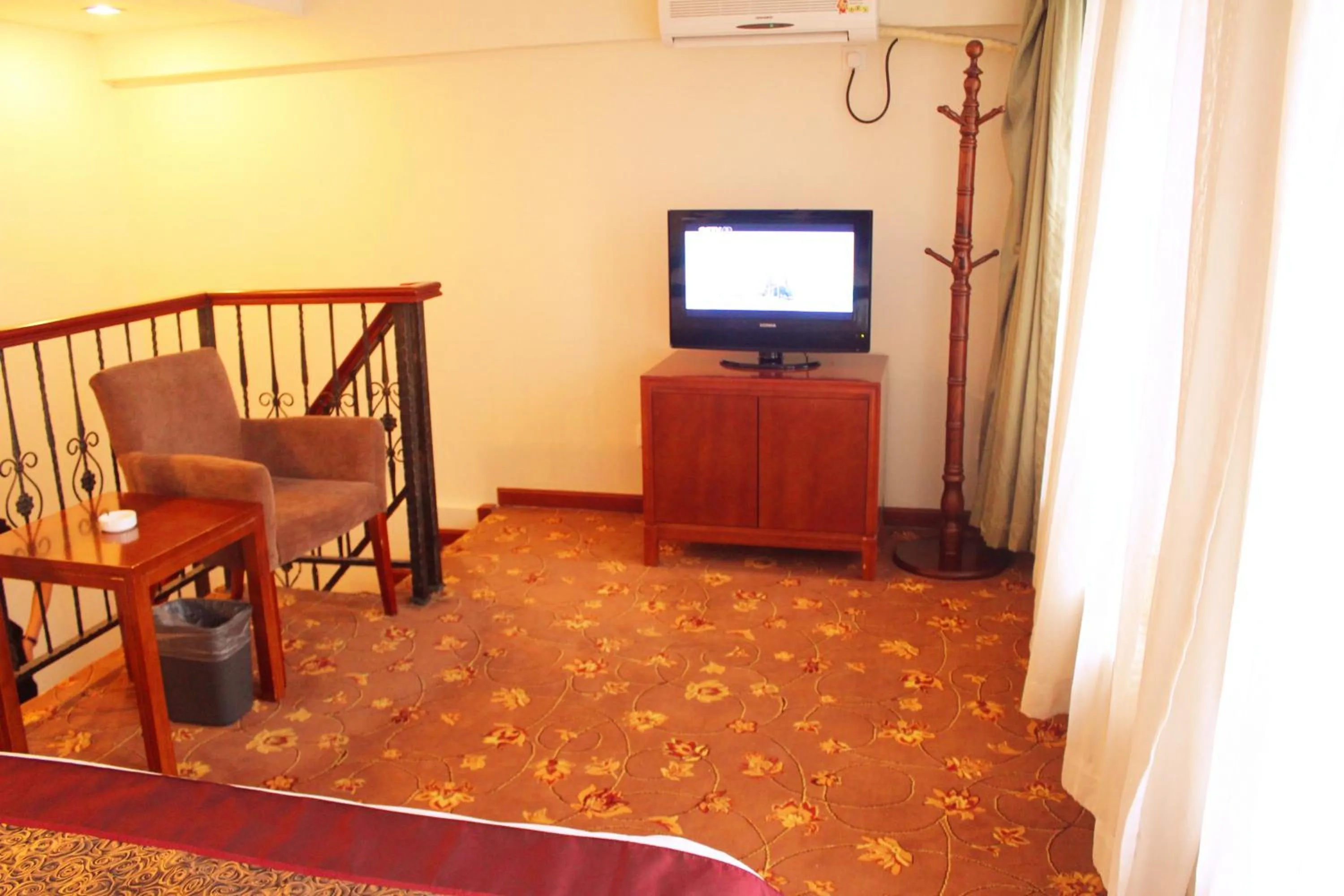 TV and multimedia in King Parkview Hotel