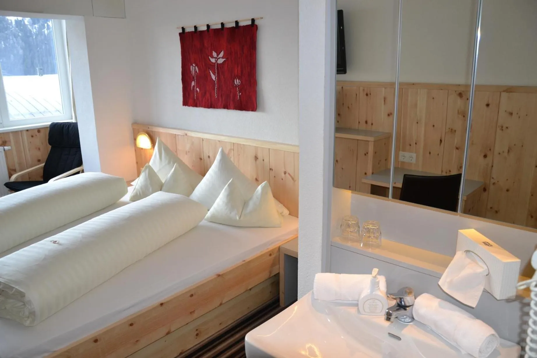 Photo of the whole room, Bed in Hotel Alpina nature-wellness