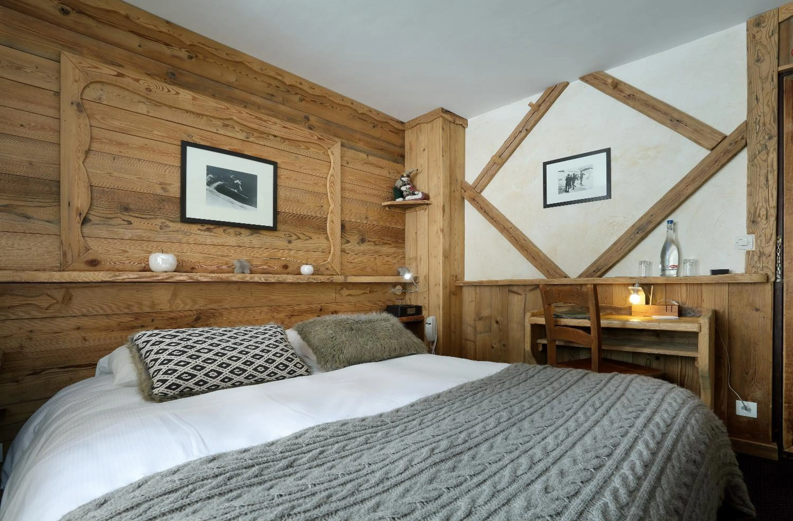 Photo of the whole room, Bed in Hotel 3 Vallées Val Thorens