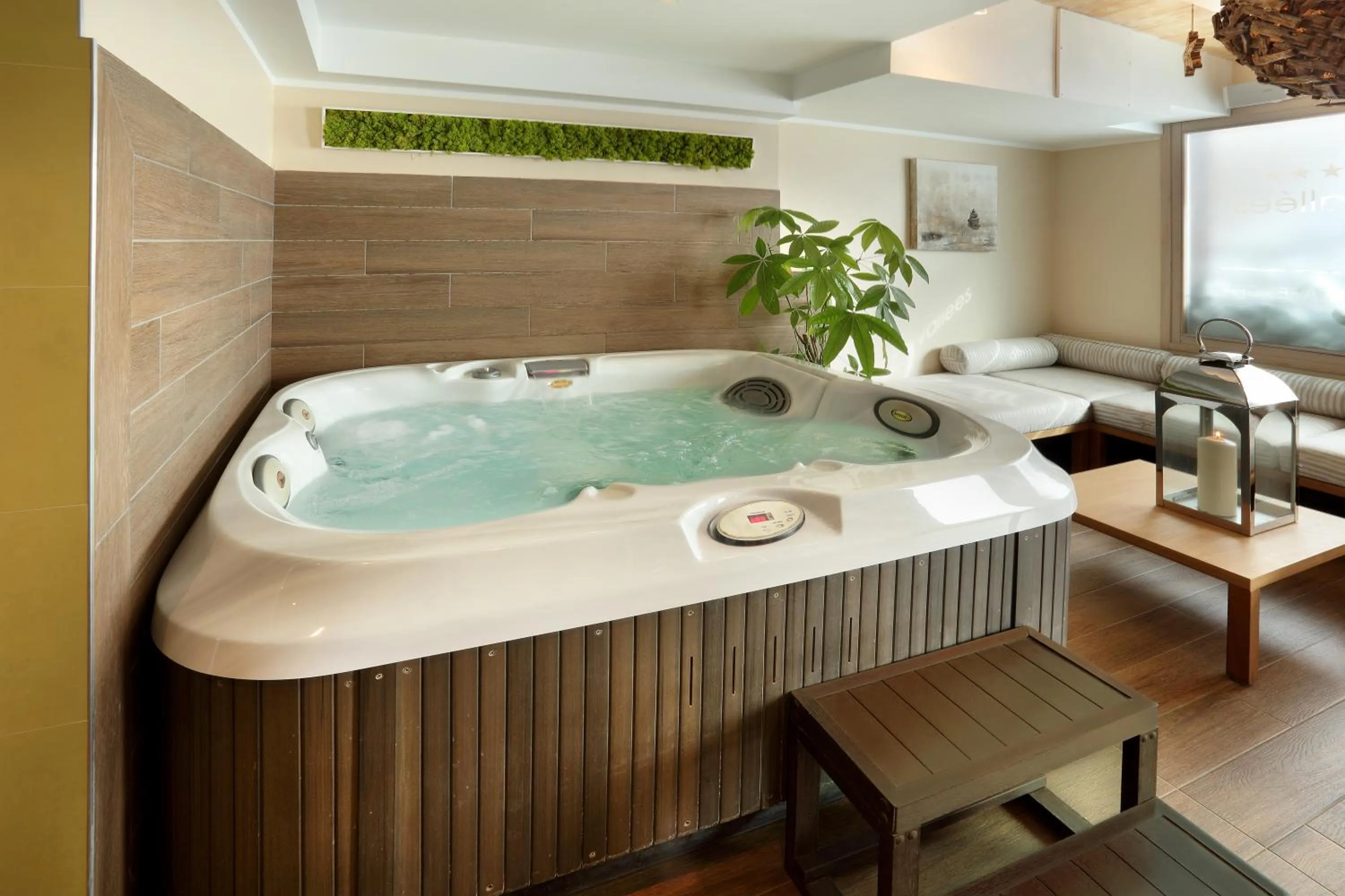 Hot Tub in Hotel 3 Vallées Val Thorens