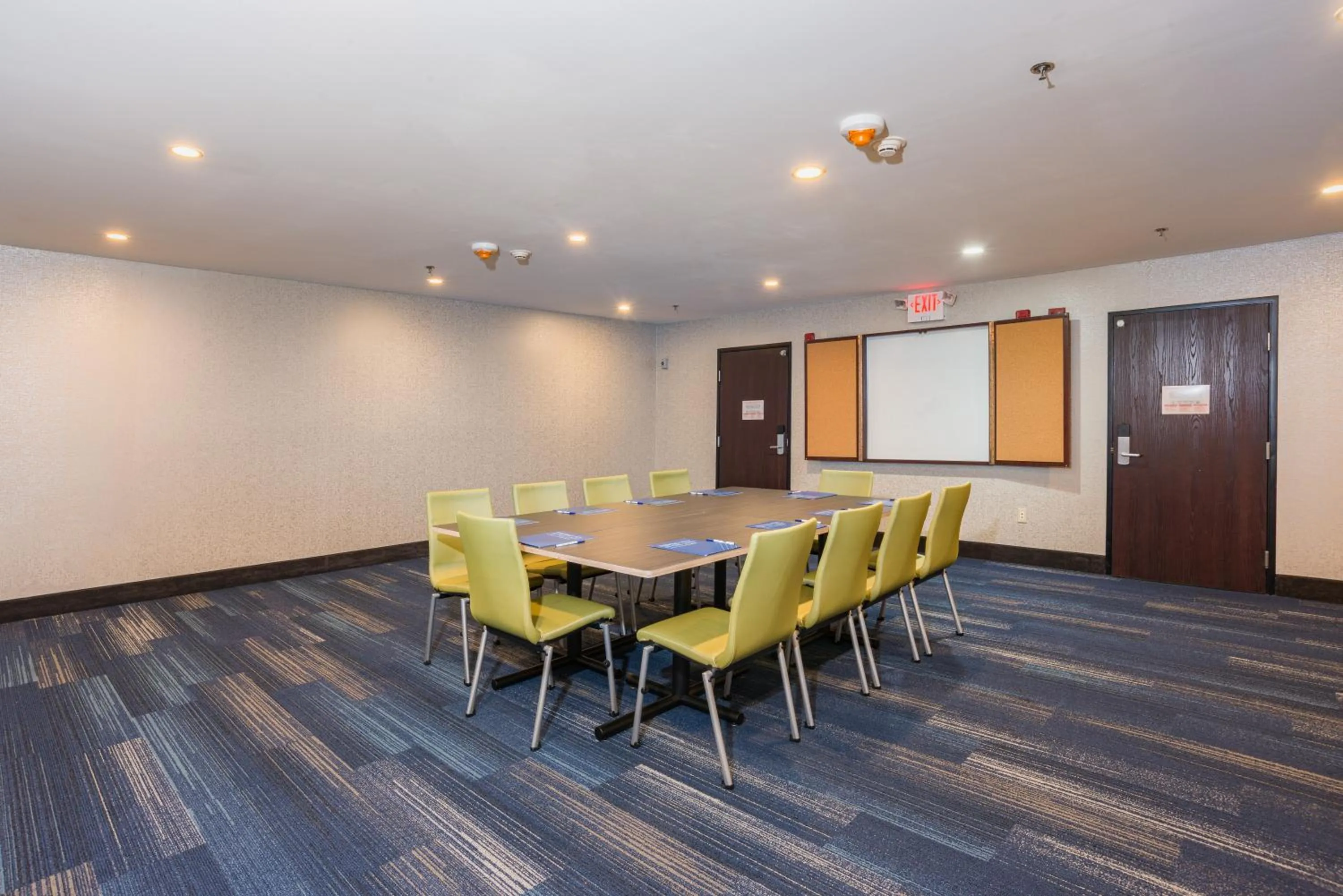 Meeting/conference room in Holiday Inn Express Hotel & Suites Swansea by IHG