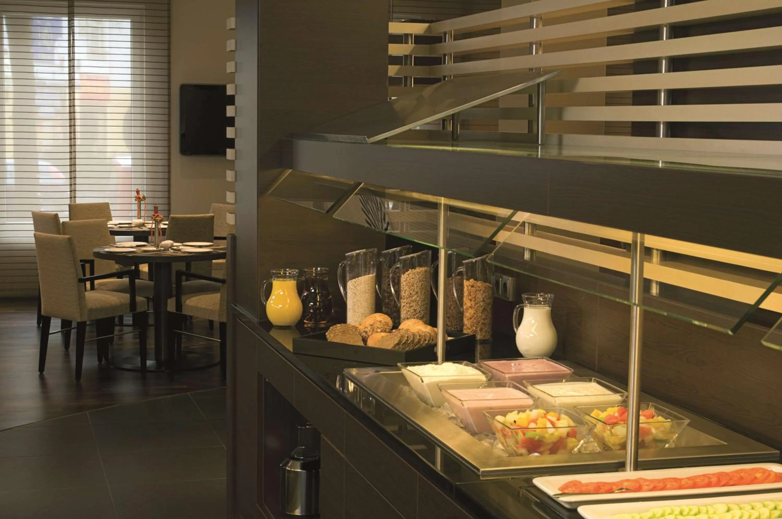 Restaurant/places to eat in NH Berlin Potsdamer Platz