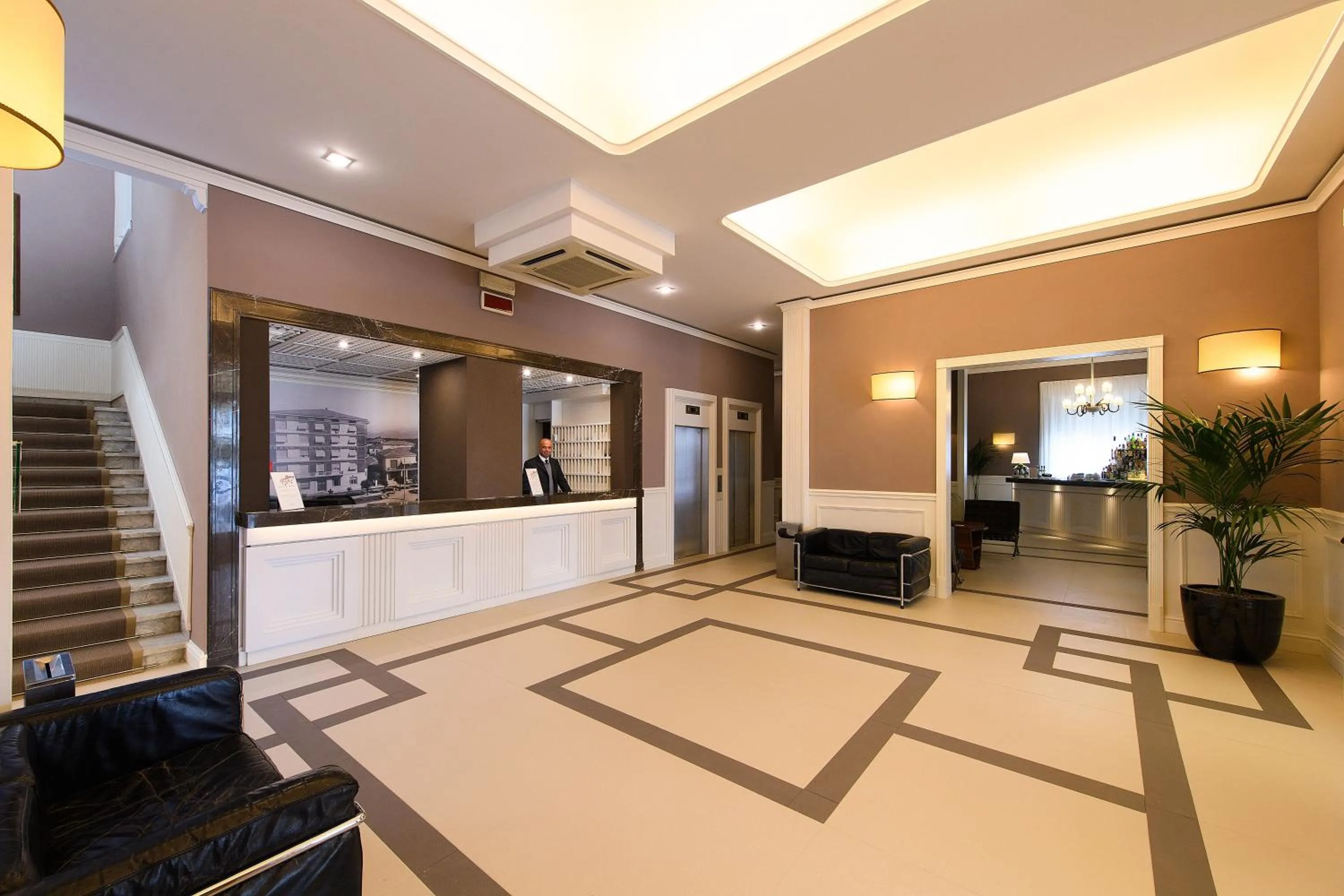 Area and facilities in Grand Hotel & Riviera