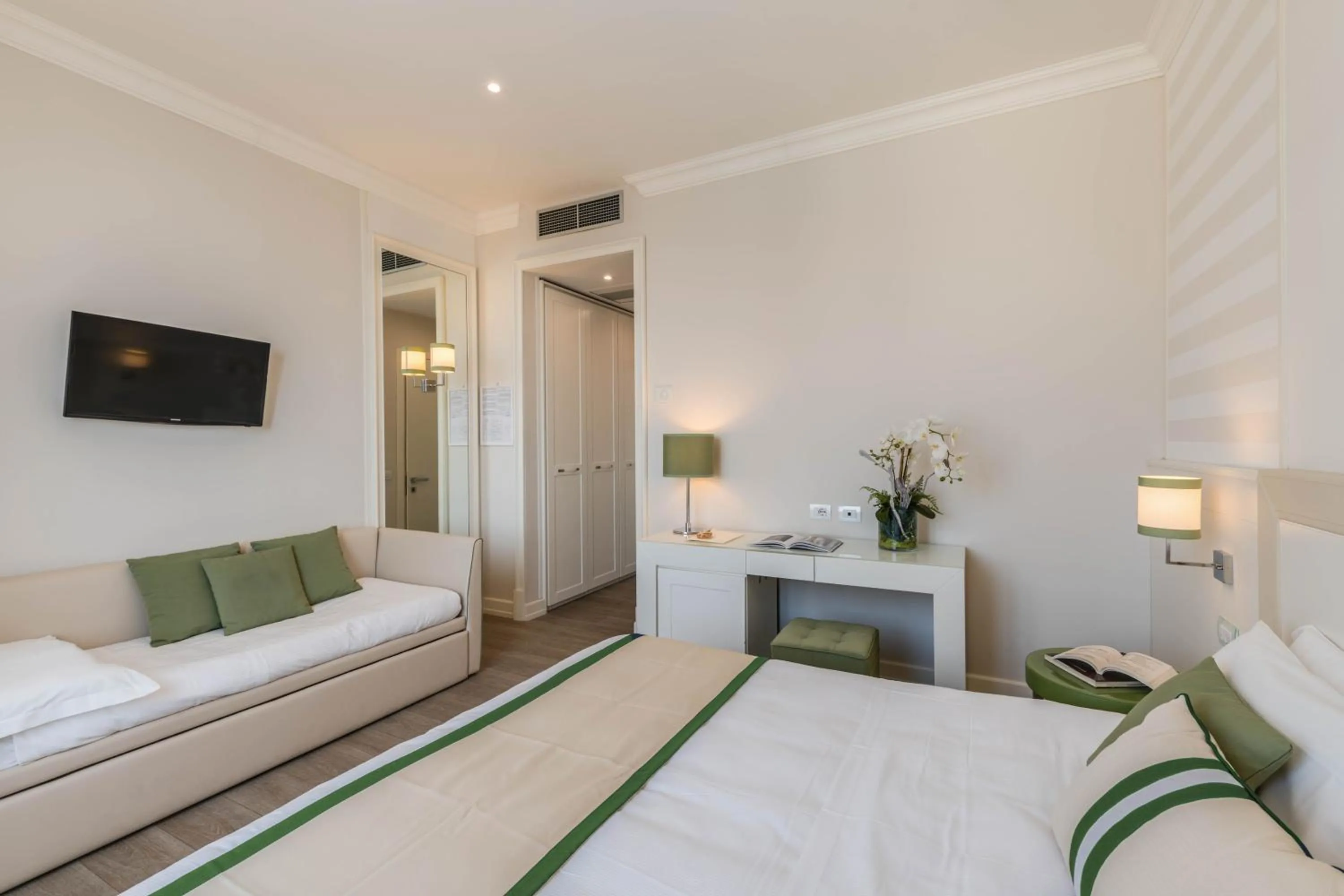Bed in Grand Hotel & Riviera