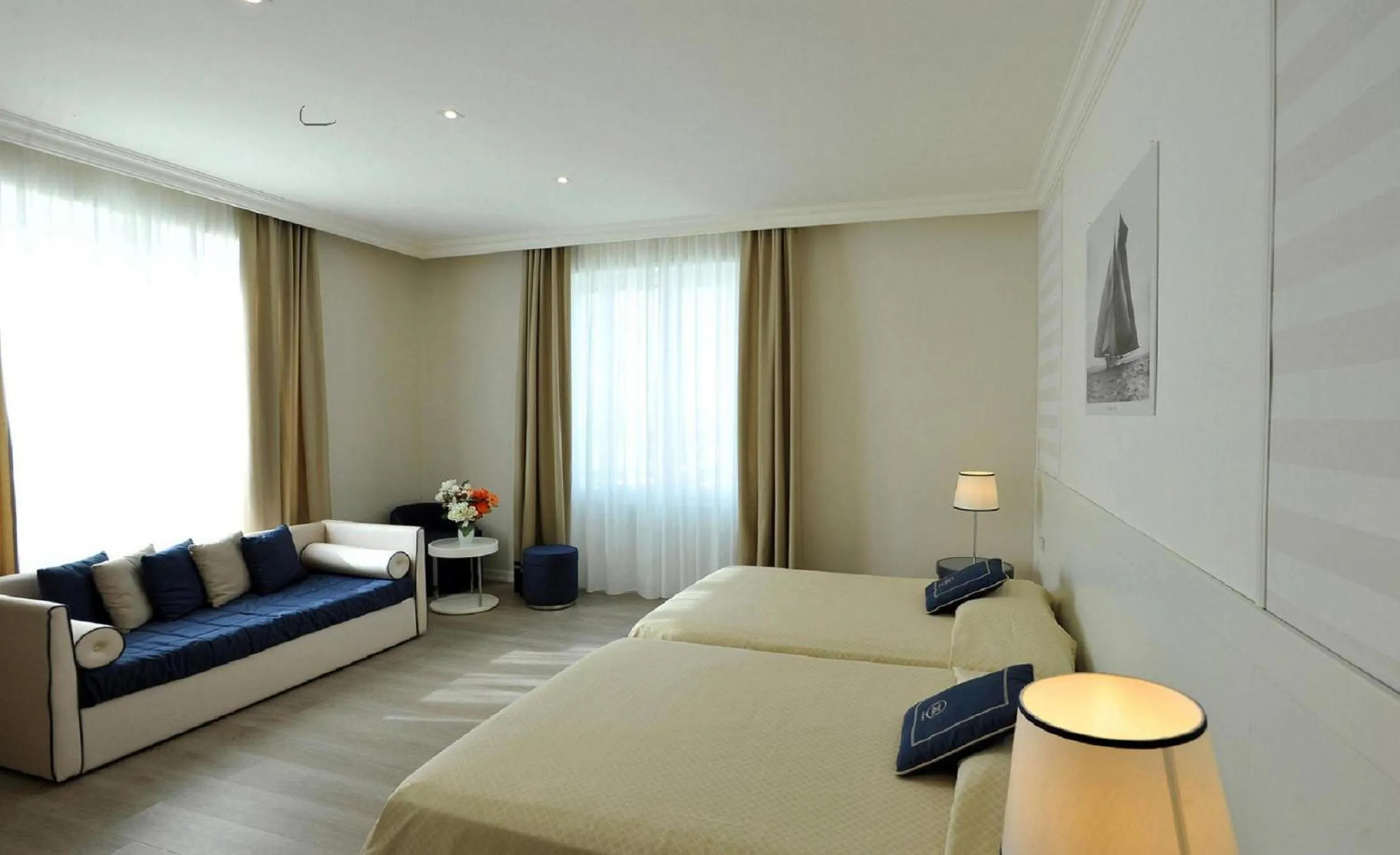 Bedroom, Bed in Grand Hotel & Riviera
