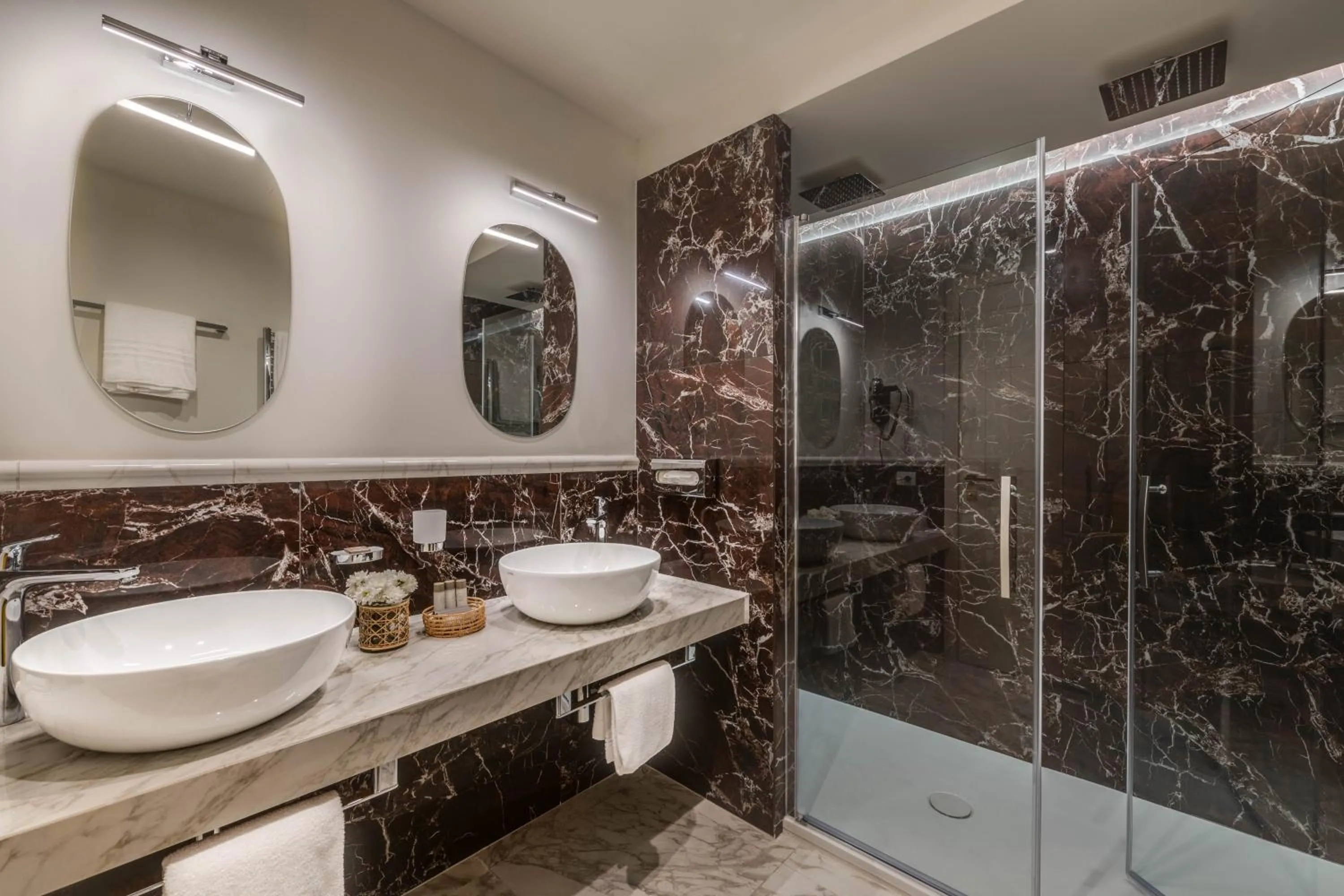 Bathroom in Grand Hotel & Riviera