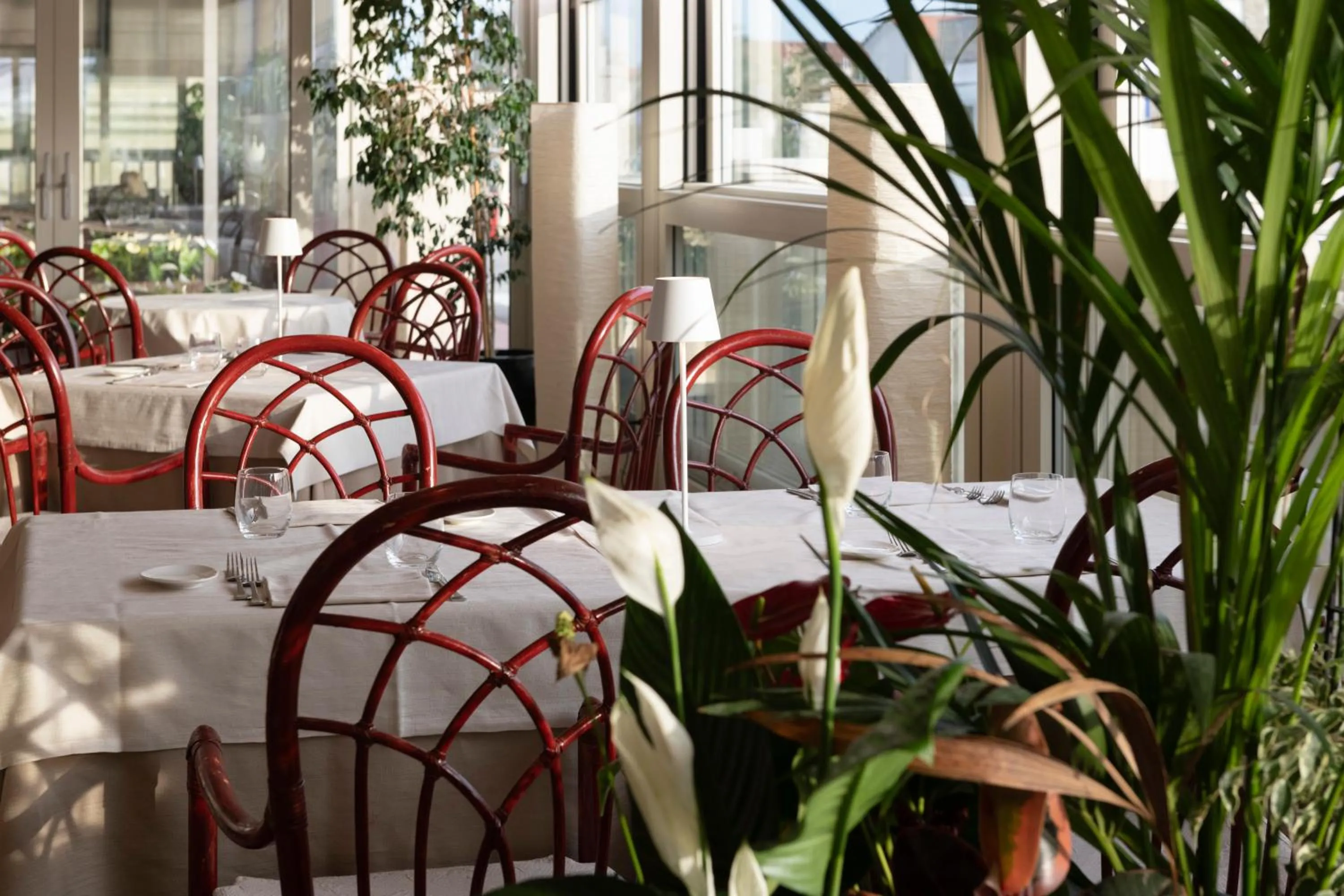 Restaurant/places to eat in Grand Hotel & Riviera