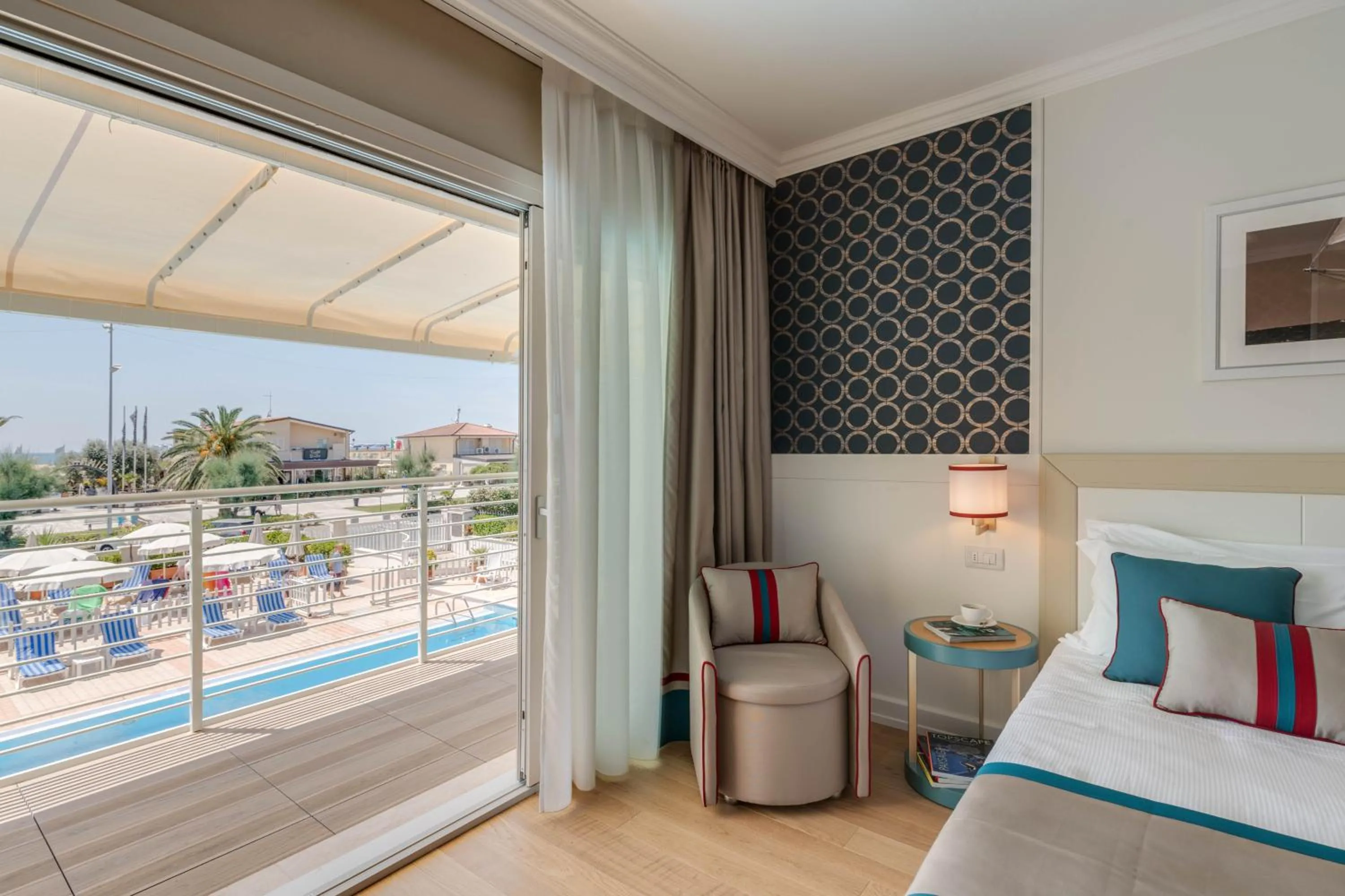 View (from property/room), Bed in Grand Hotel & Riviera