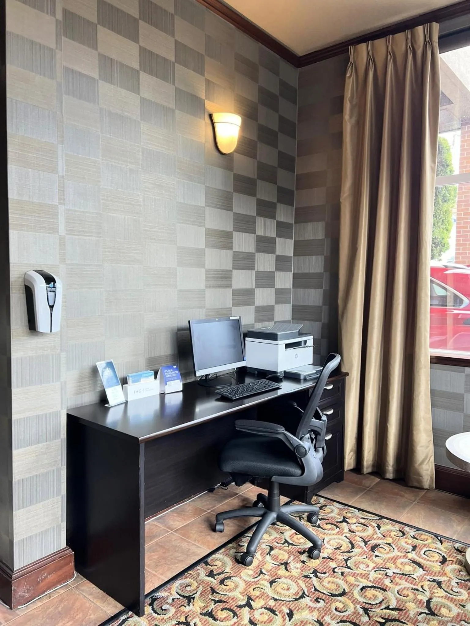 Business facilities in Holiday Inn Express Hotel & Suites Portland-Northwest Downtown by IHG