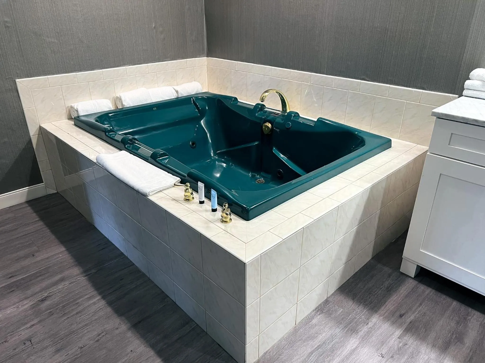 Hot Tub in Georgian Lakeside Resort