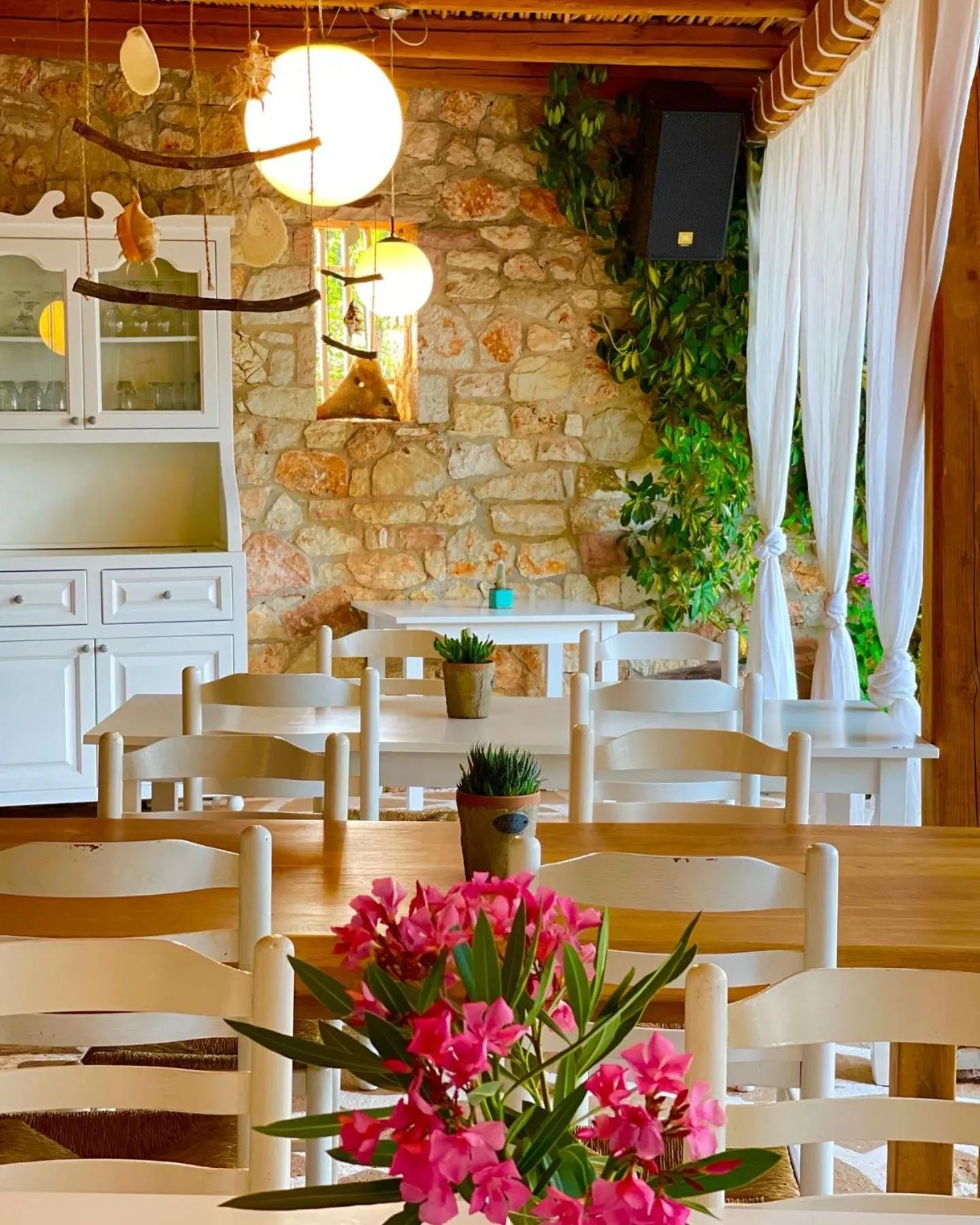 Restaurant/places to eat in Rida Village Ksamil Island