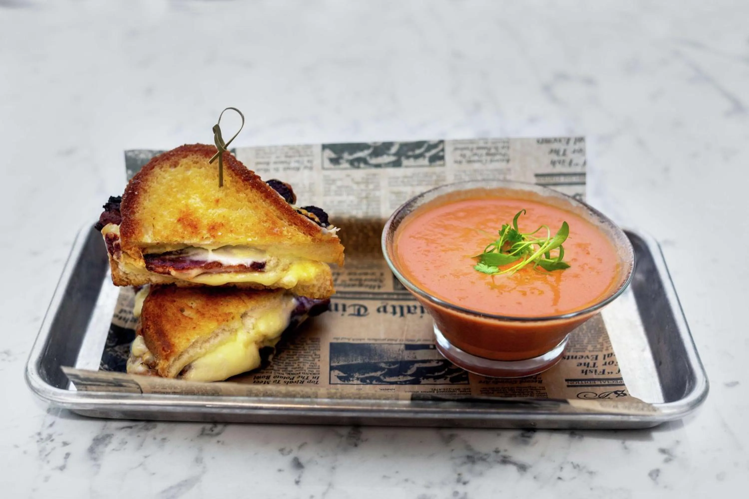 Lounge or bar in DoubleTree by Hilton Manchester Downtown