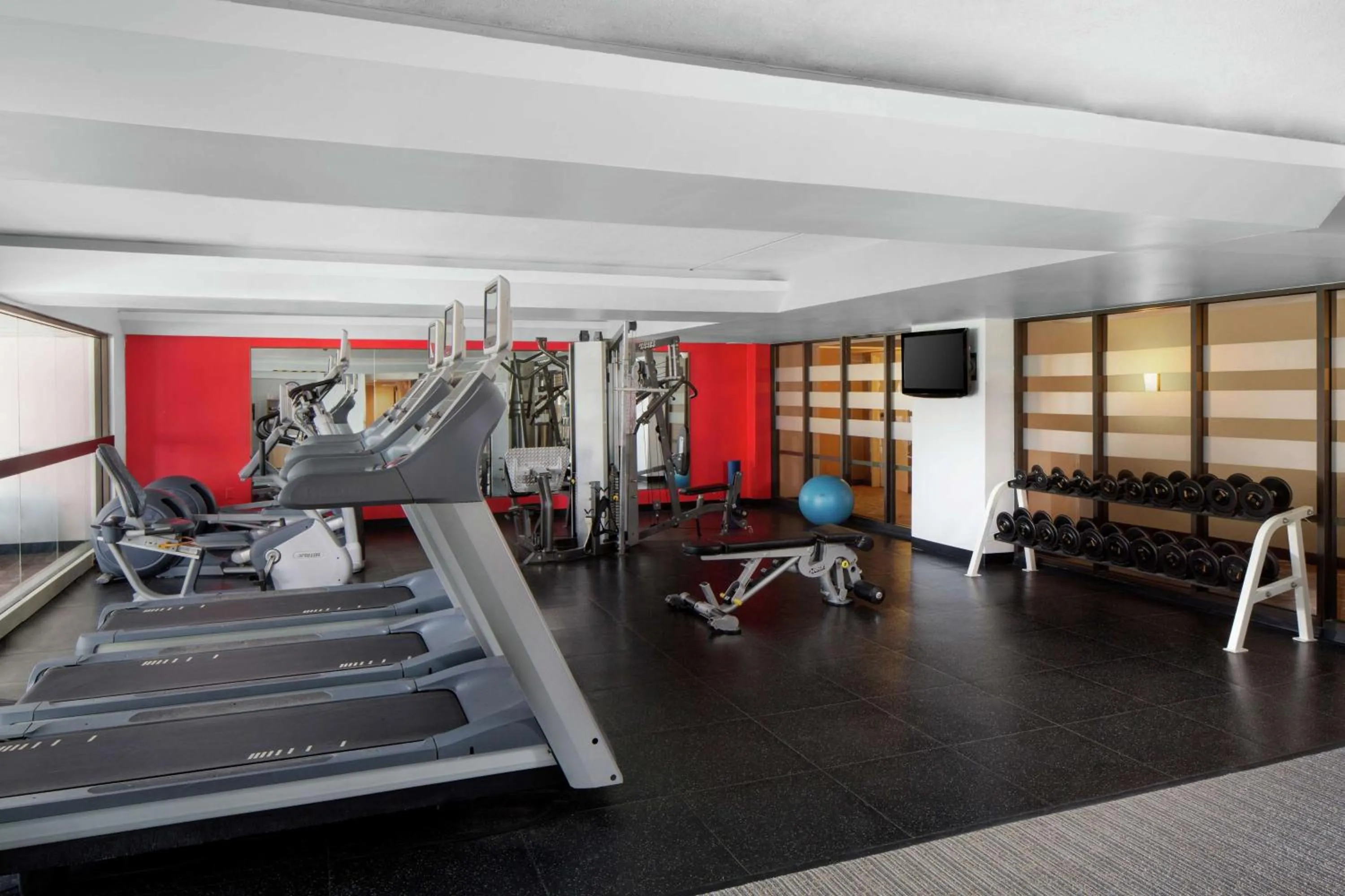 Fitness centre/facilities in DoubleTree by Hilton Manchester Downtown