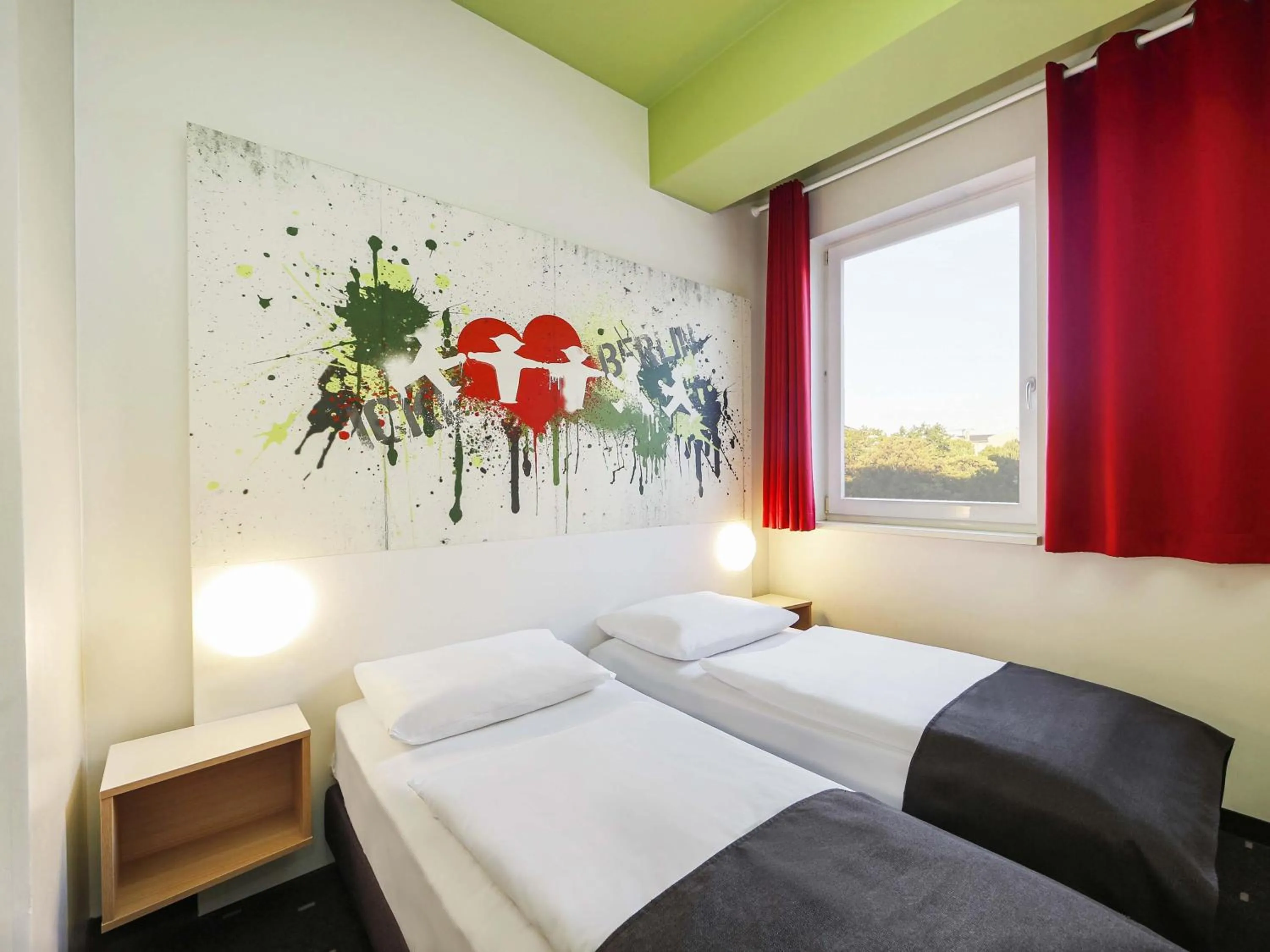 Photo of the whole room, Bed in B&B HOTEL Berlin-Potsdamer Platz