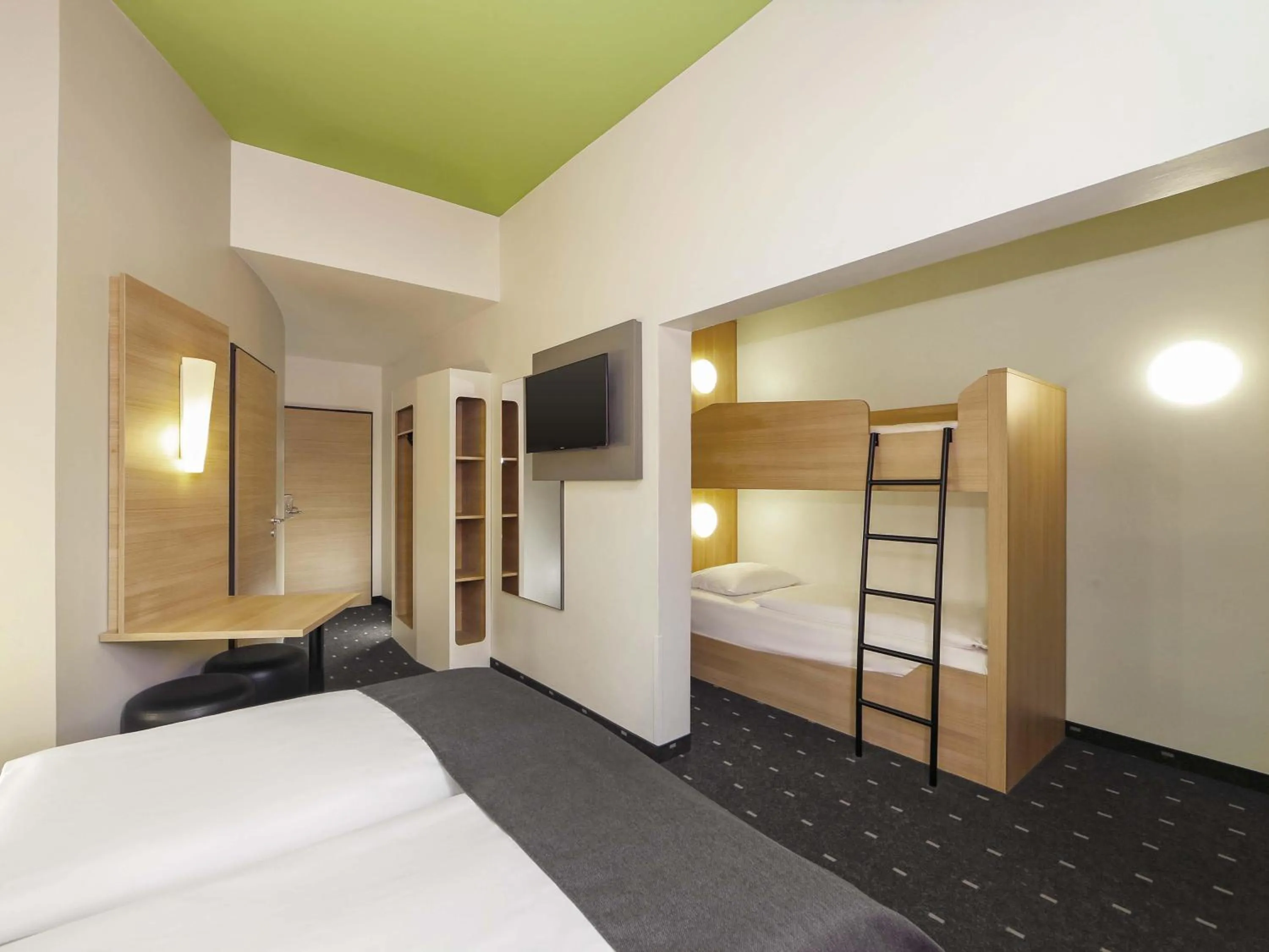 Photo of the whole room, Bed in B&B HOTEL Berlin-Potsdamer Platz