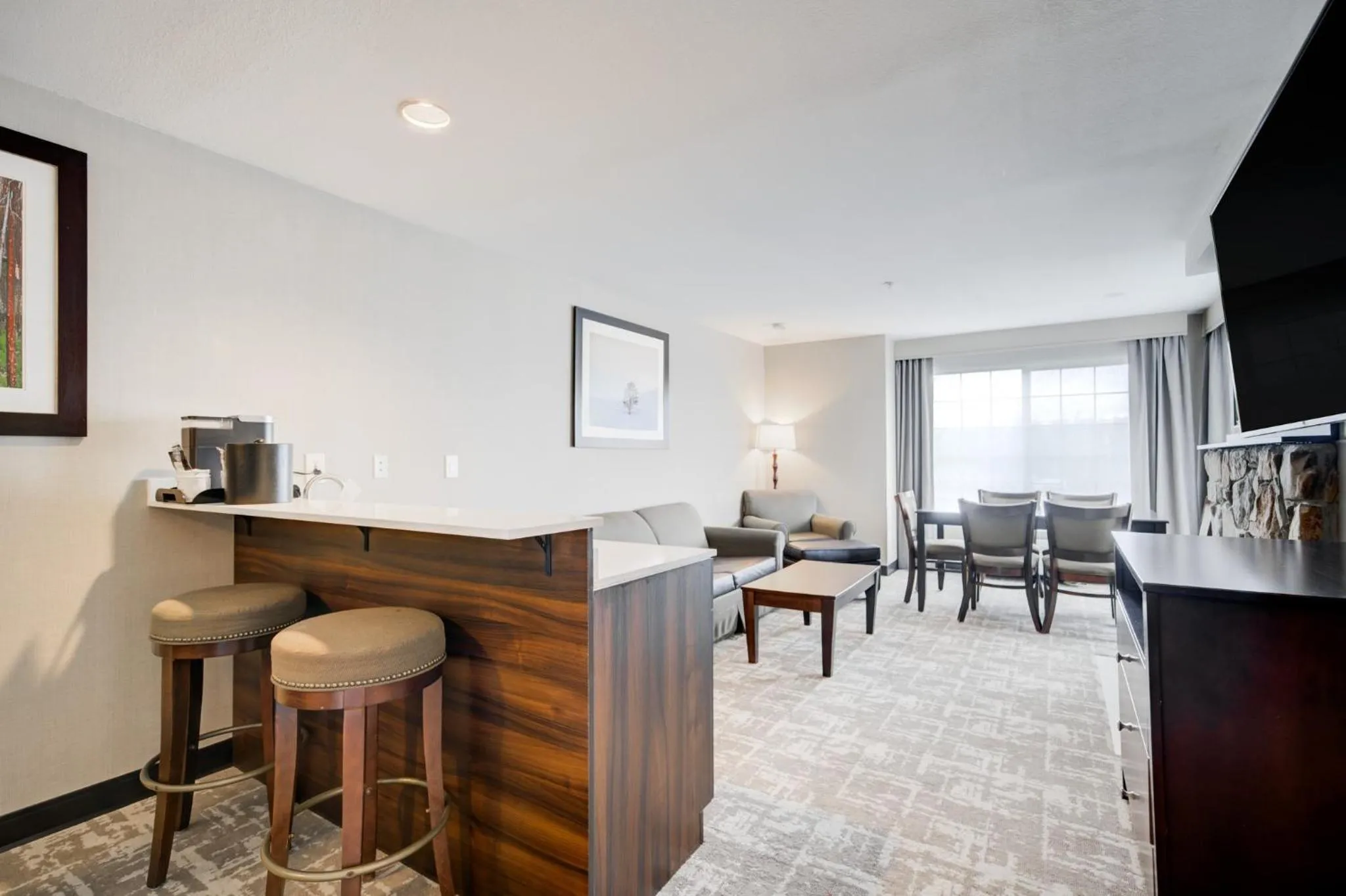 Photo of the whole room in Holiday Inn West Yellowstone by IHG