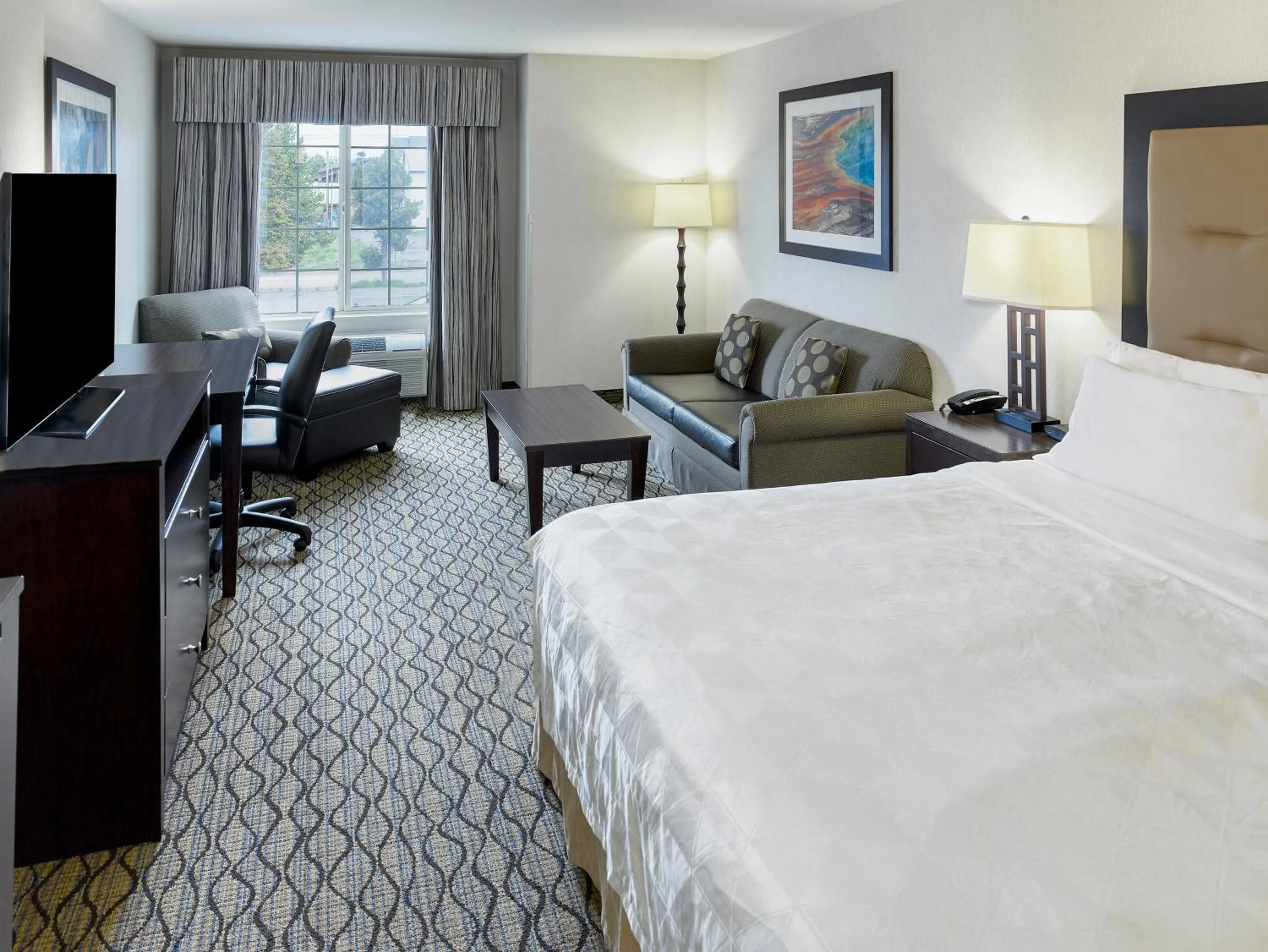 Photo of the whole room, Bed in Holiday Inn West Yellowstone by IHG